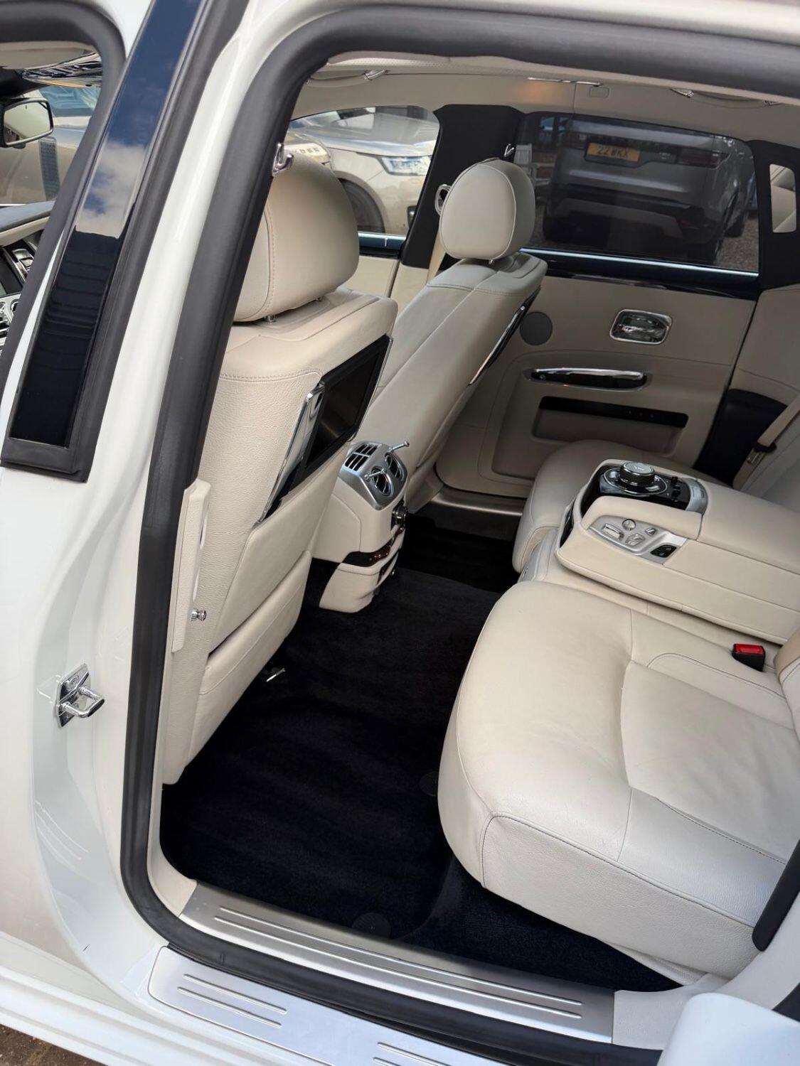Rolls-Royce Ghost view 20
