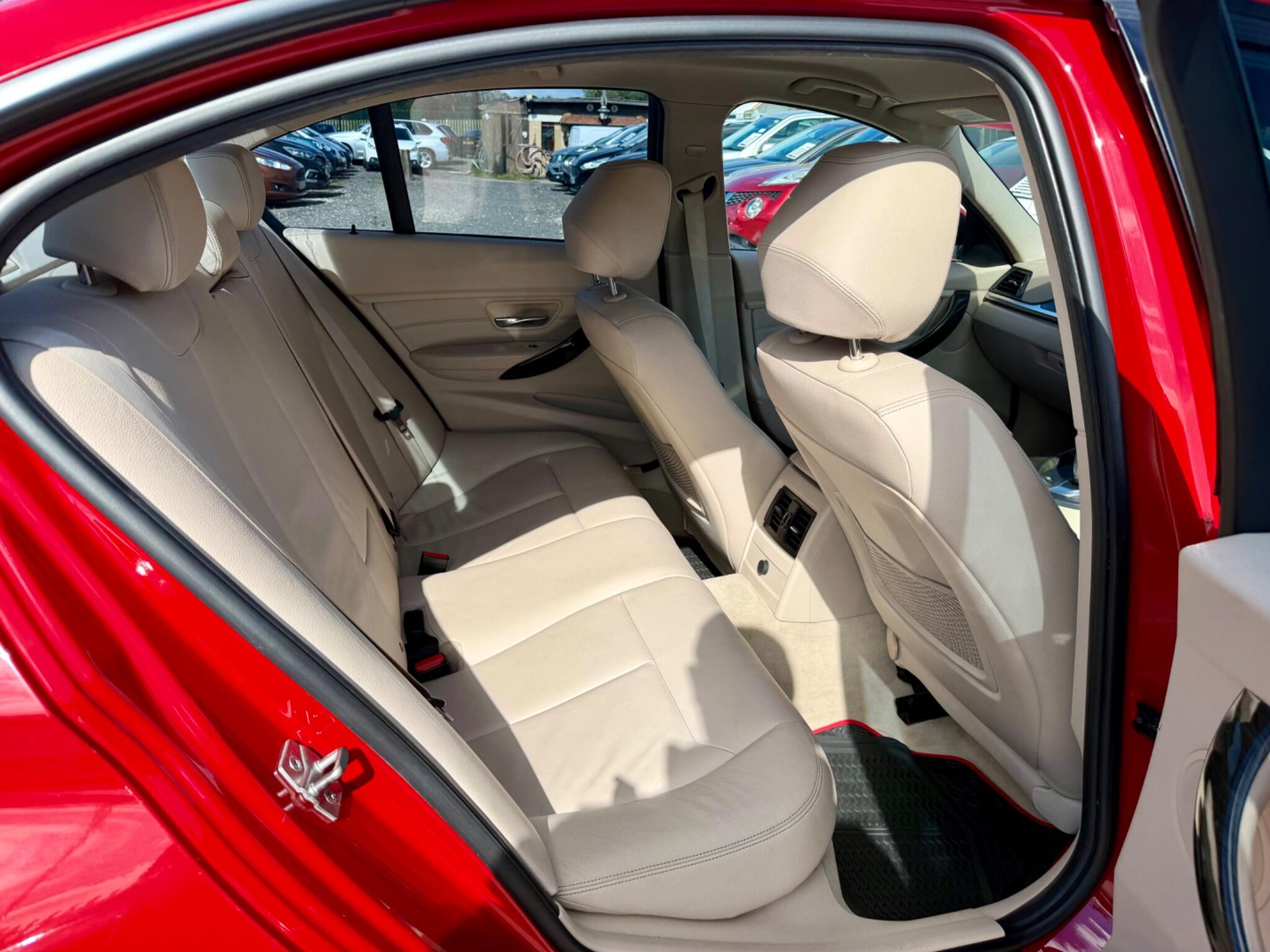 BMW 3 Series view 36