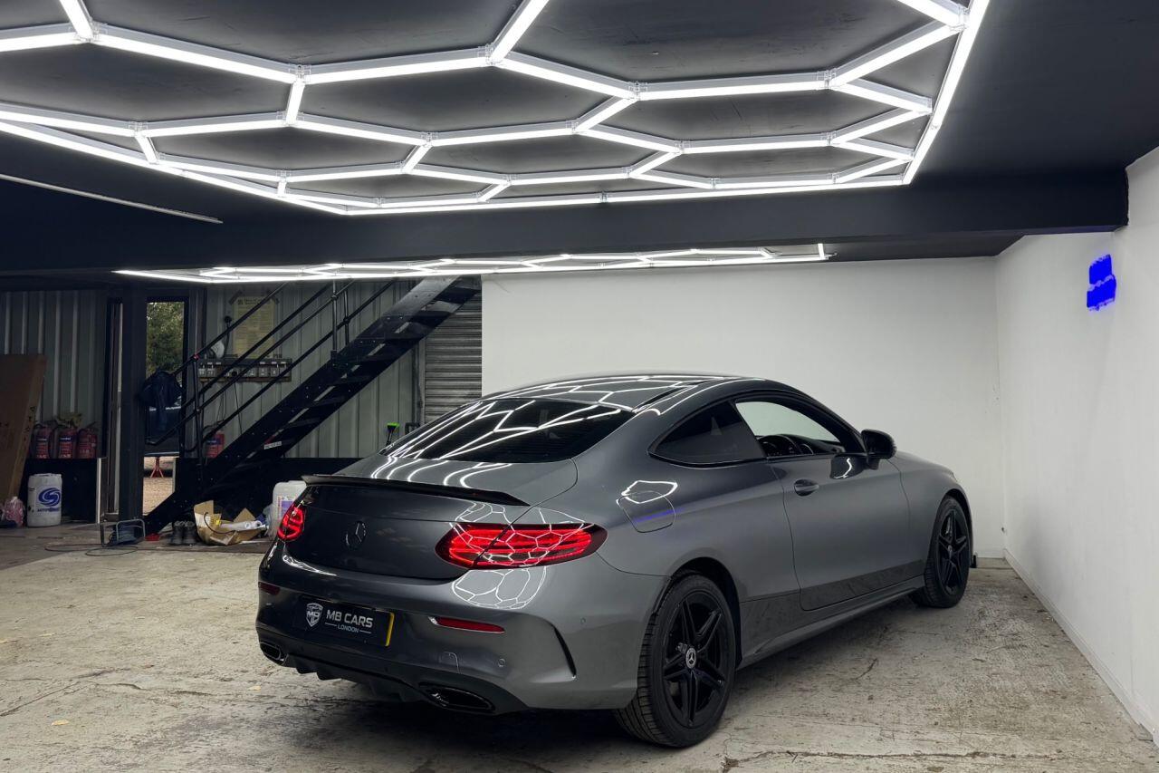 Mercedes-Benz C-Class view 36