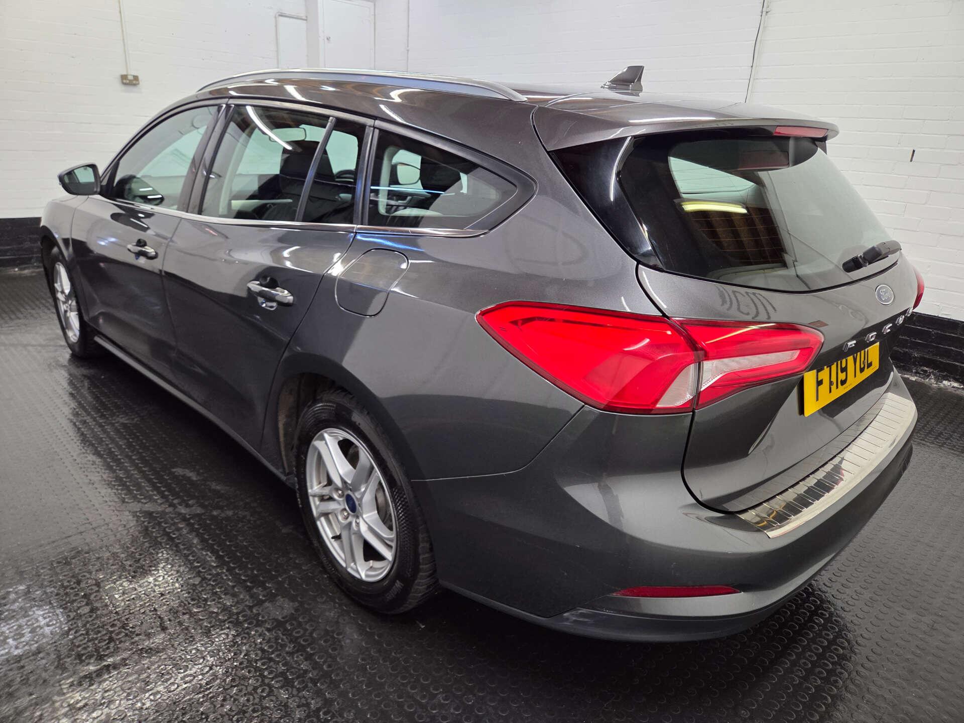 Ford Focus view 34
