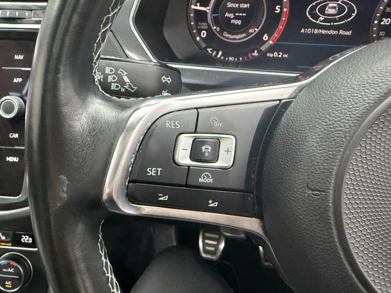 Volkswagen Tiguan view 17