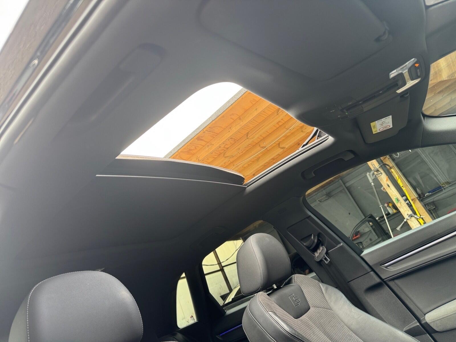Audi Q3 view 24