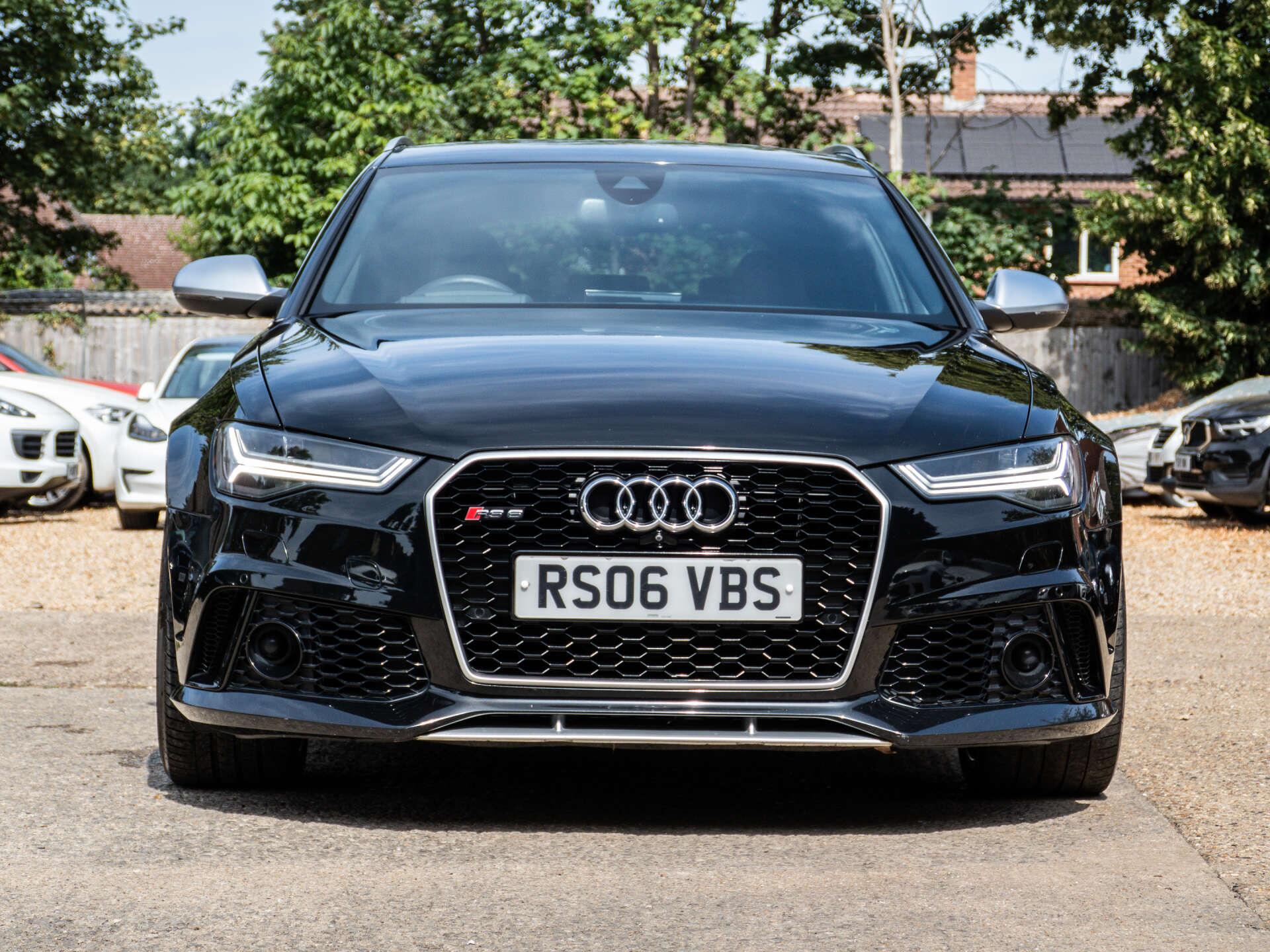 Audi RS6 Avant view 9