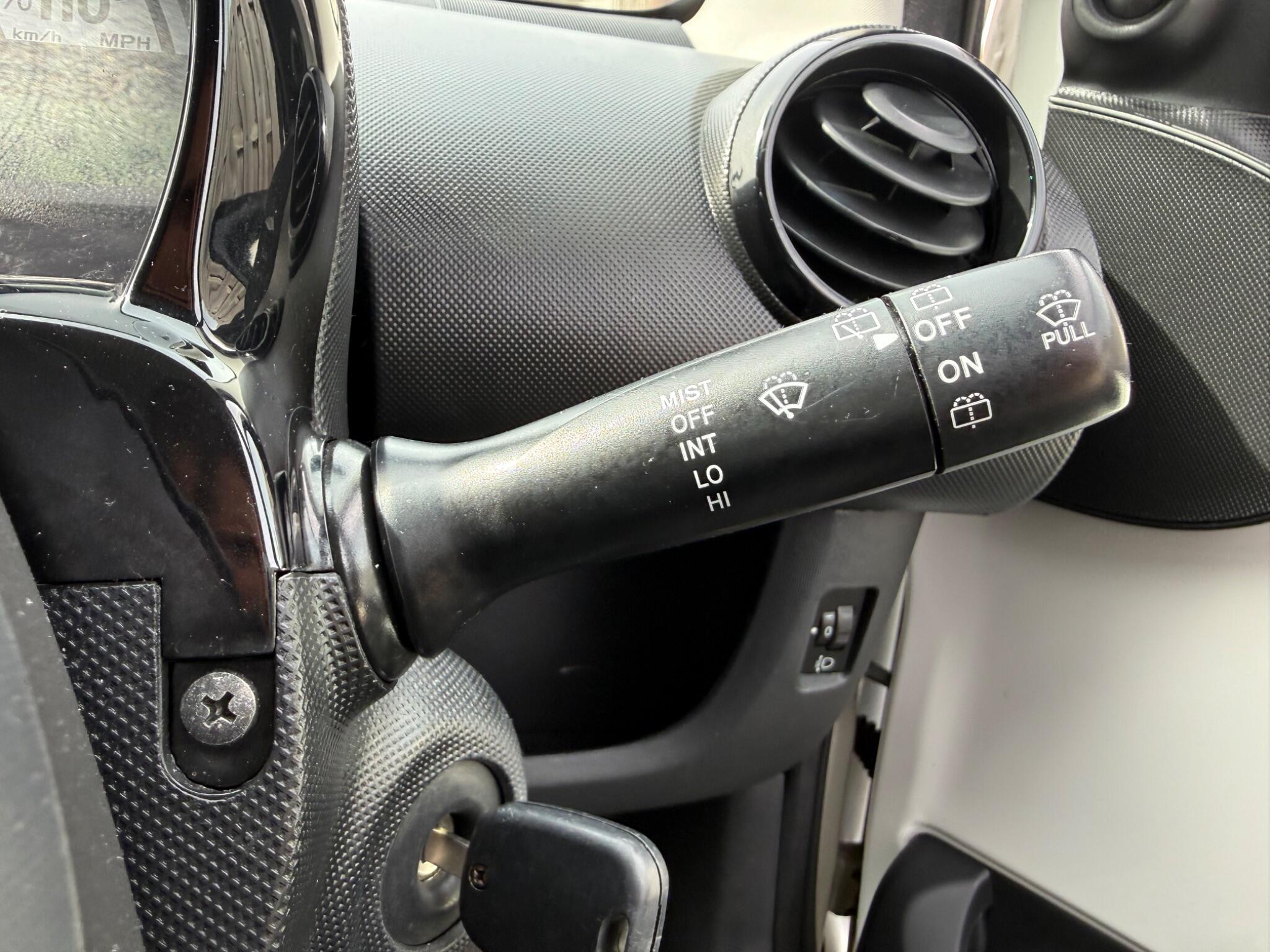 Citroen C1 view 13