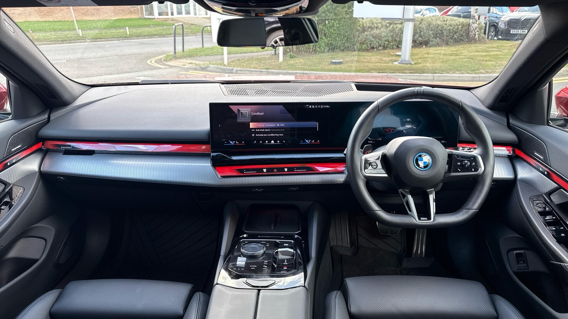 BMW i5 view 4