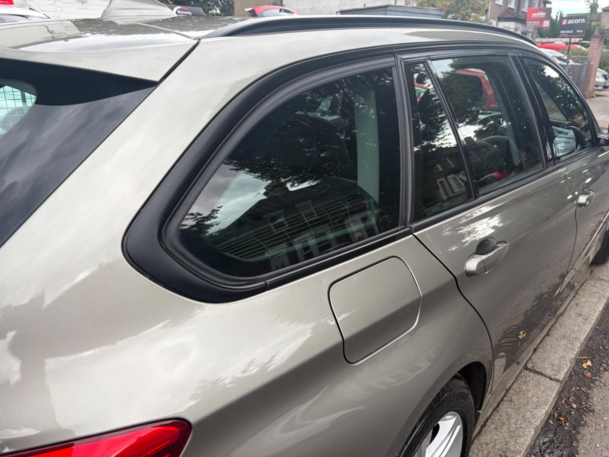 BMW 3 Series view 29