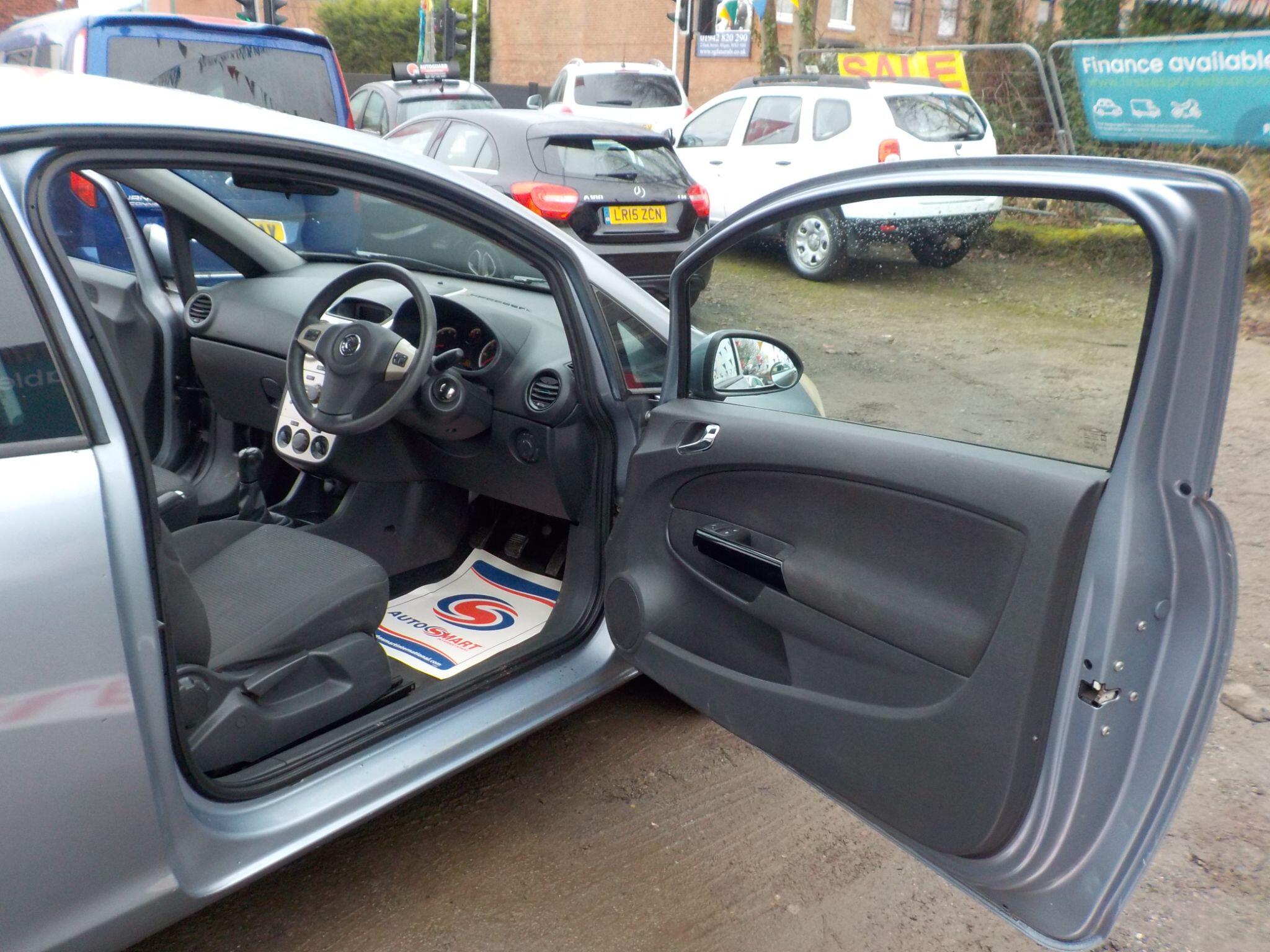 Vauxhall Corsa 1.2i 16v Breeze 3dr