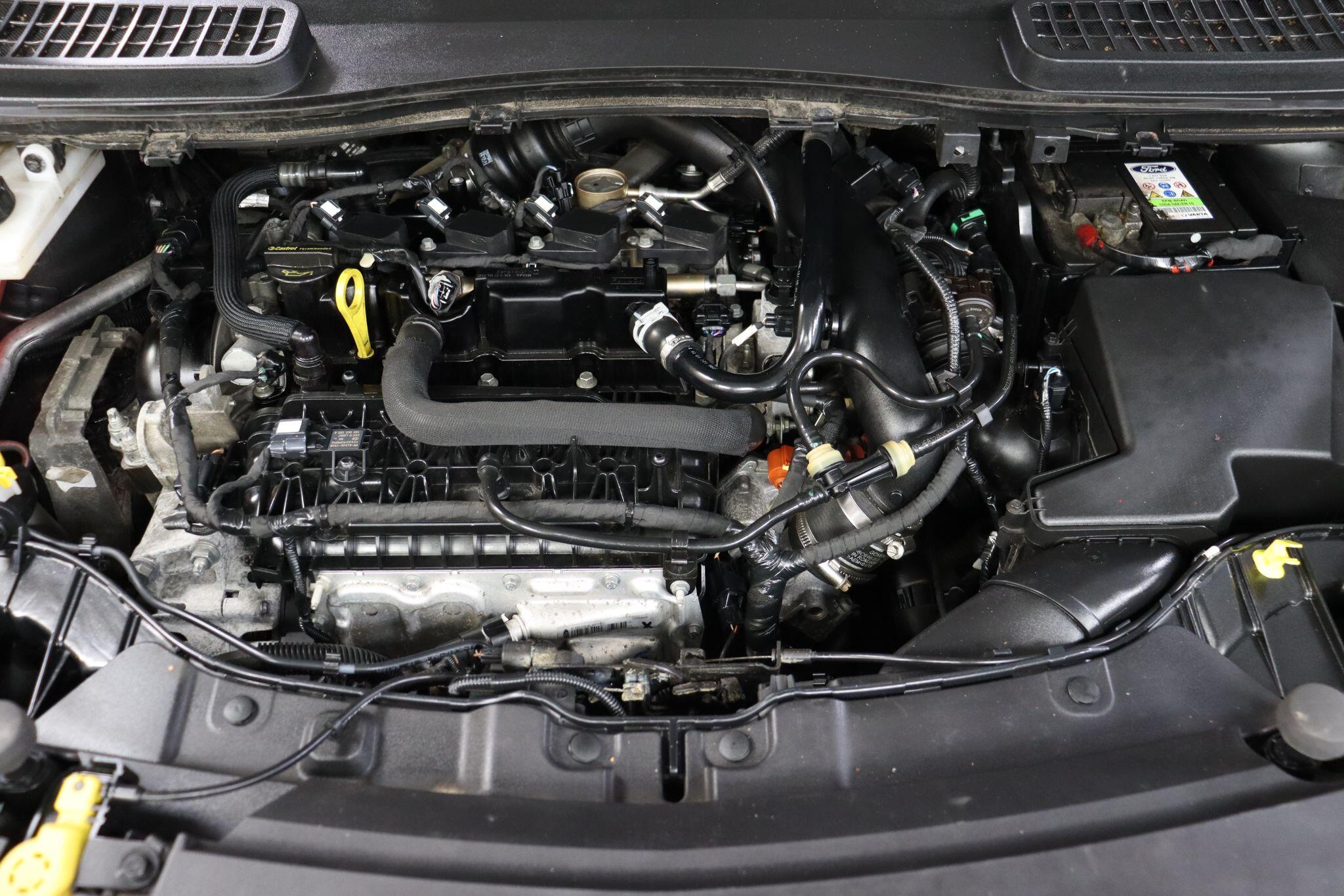 Ford Kuga view 45