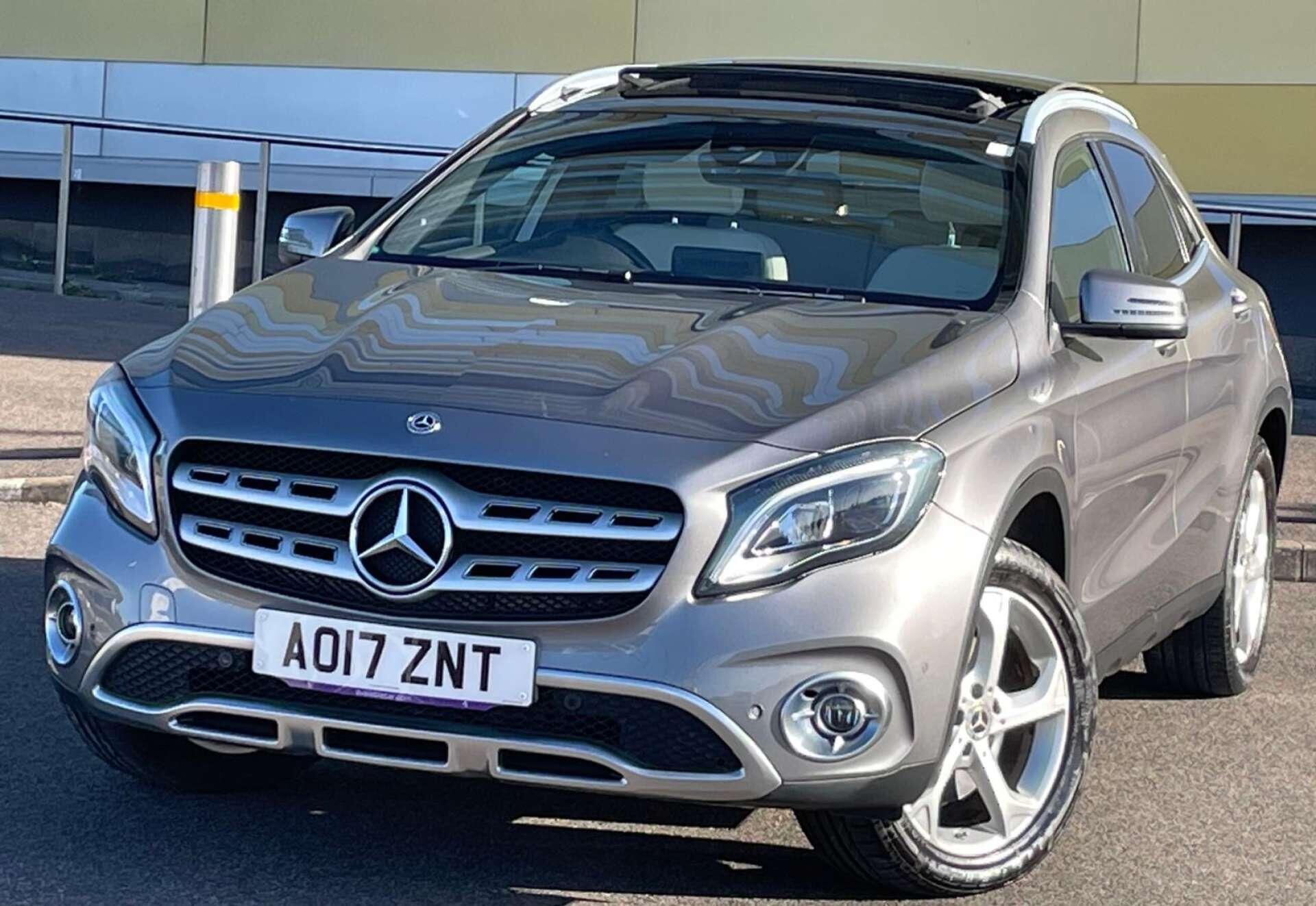 Mercedes-Benz Gla view 15