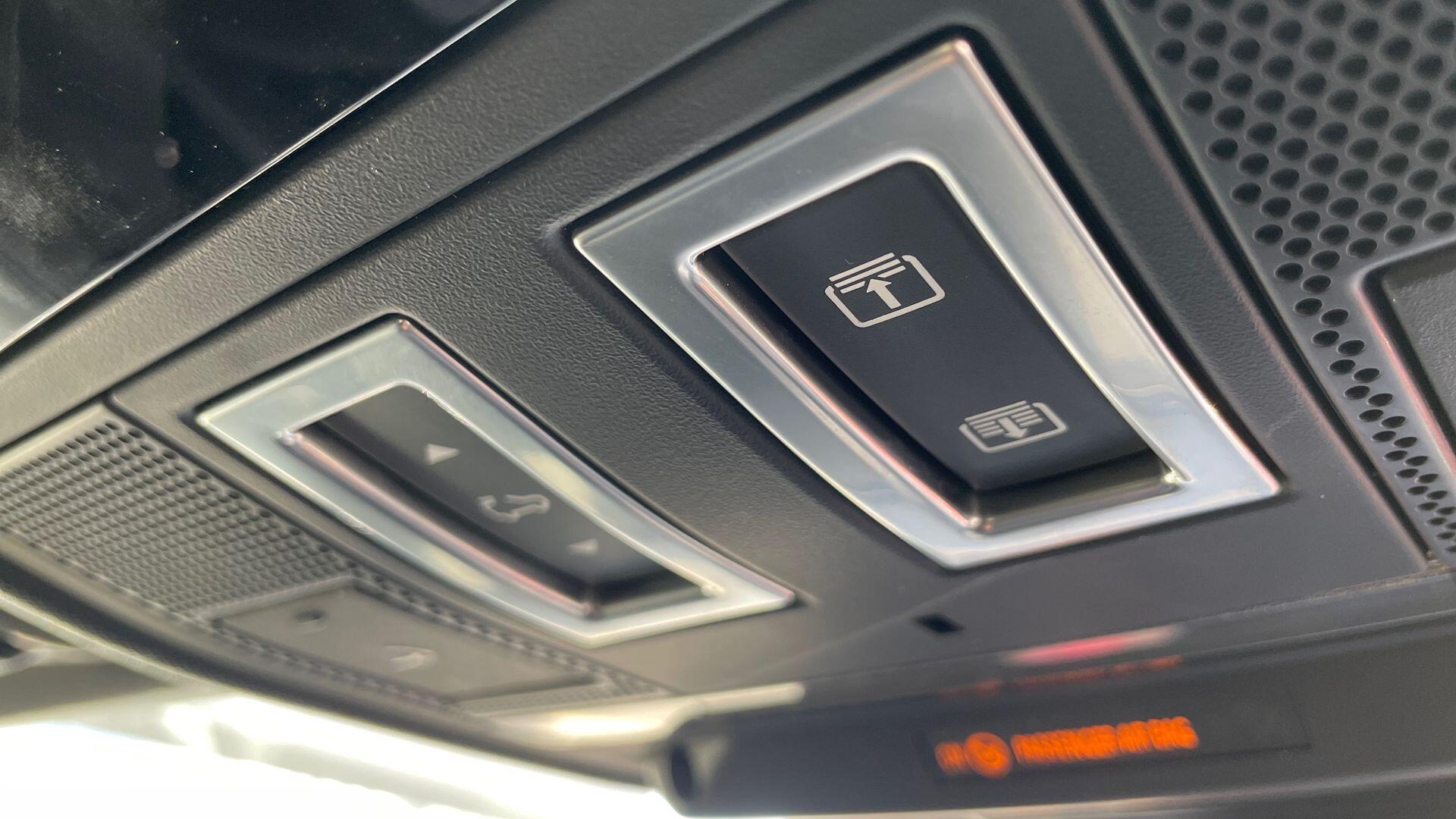 Land Rover Range Rover Evoque view 23
