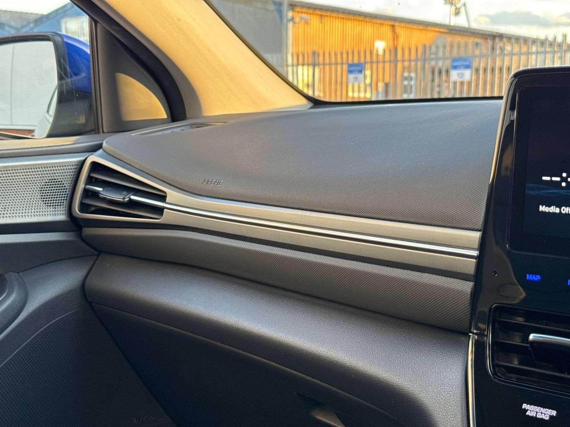 Hyundai Ioniq view 55