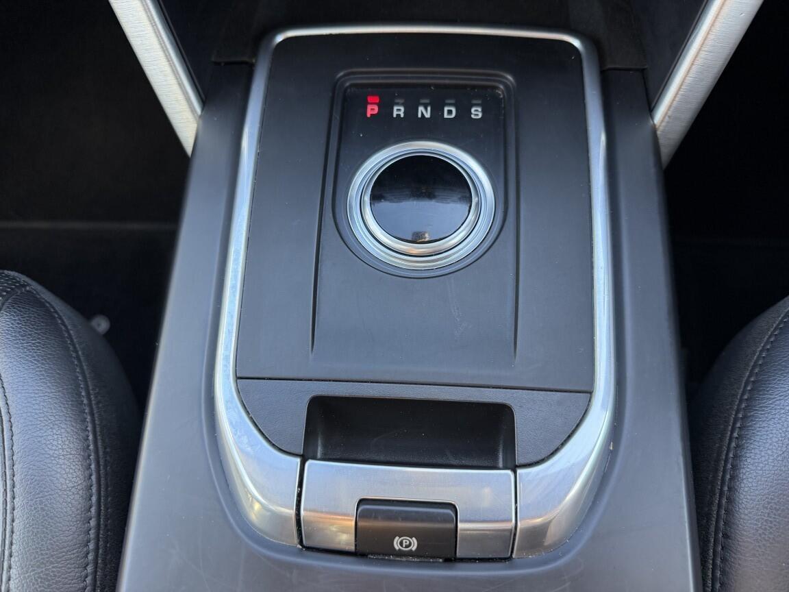 Land Rover Discovery Sport view 31