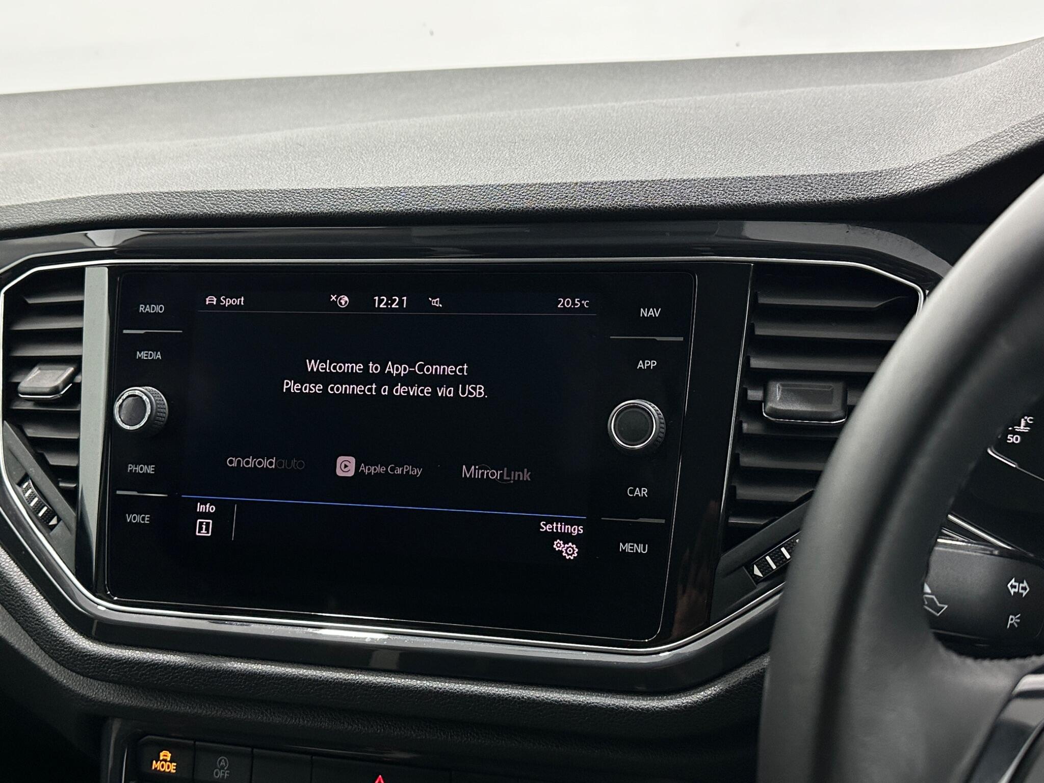 Volkswagen T-Roc view 23