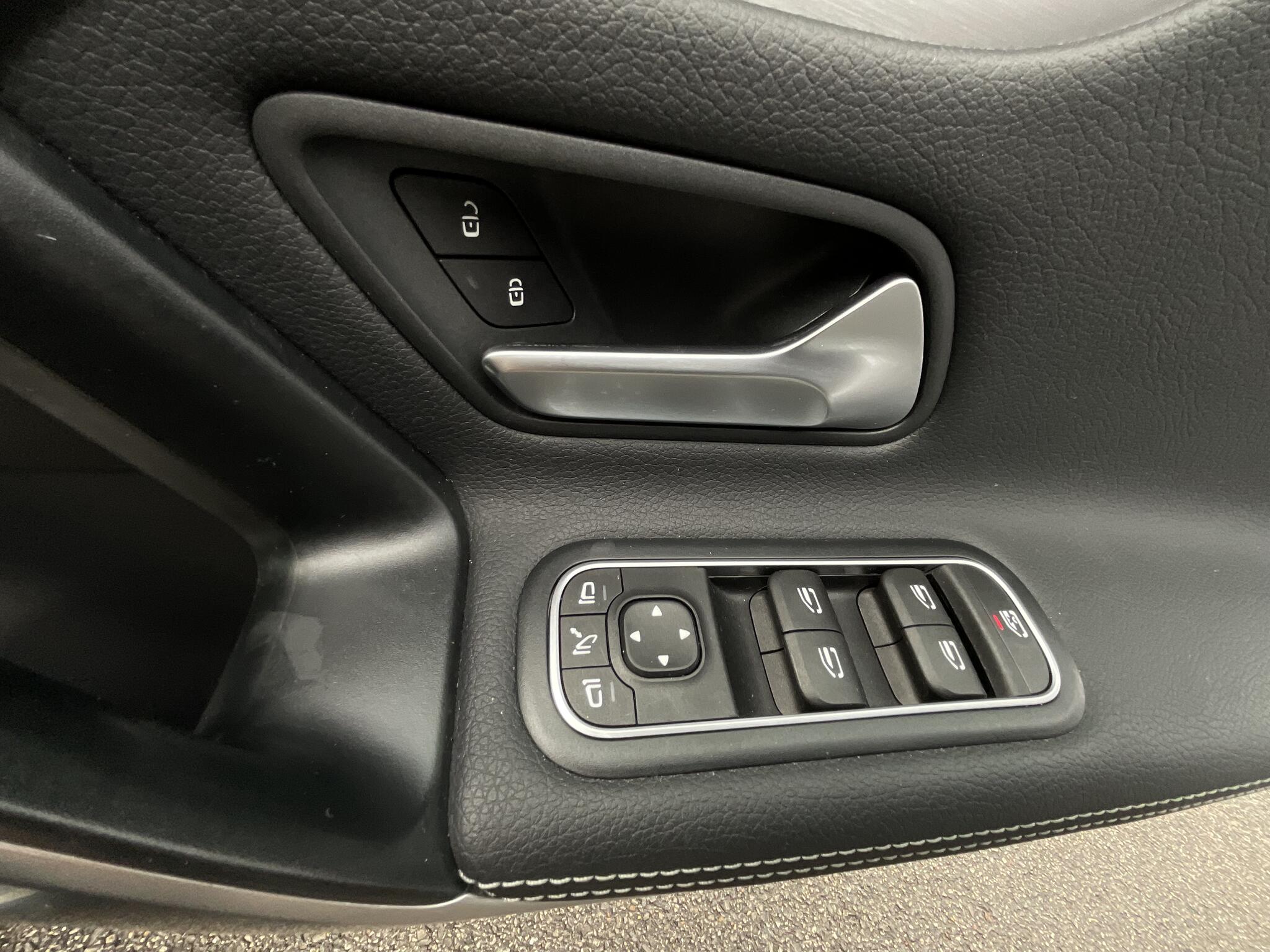 Mercedes-Benz Cla view 30
