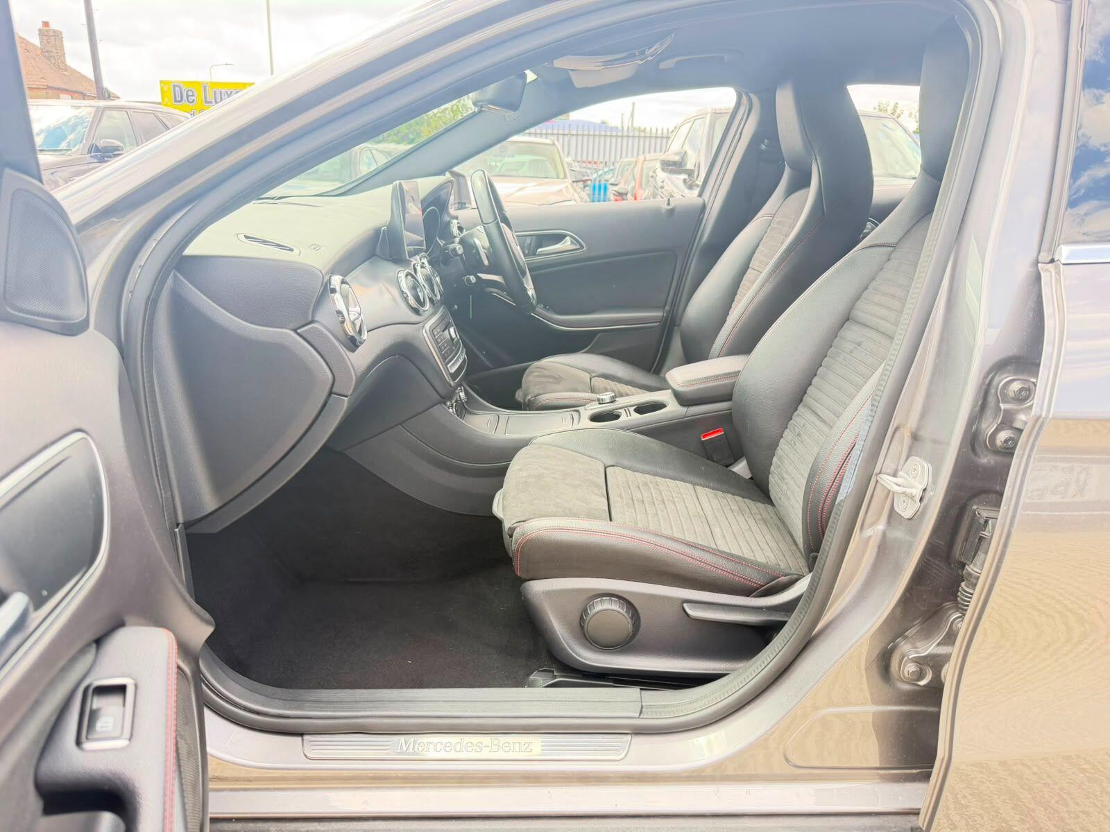 Mercedes-Benz Gla view 29