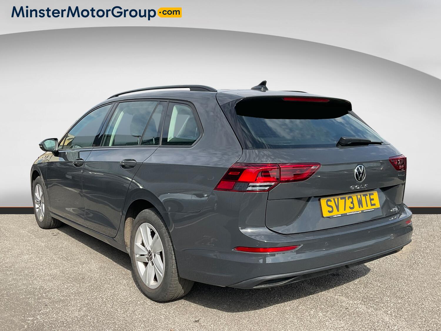 Volkswagen Golf view 4