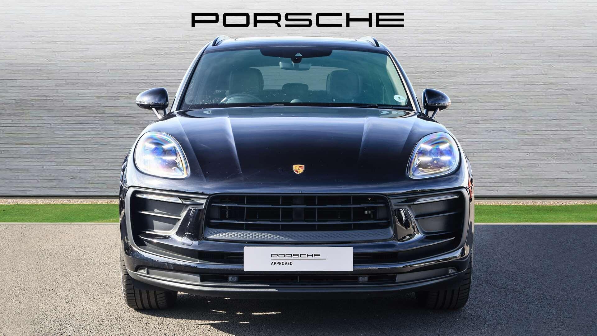 Porsche Macan view 9