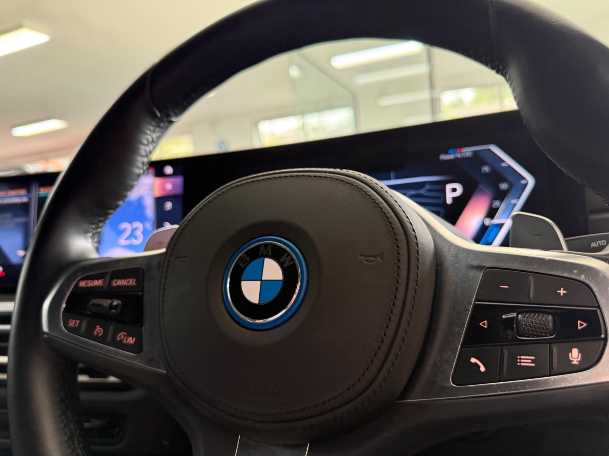 BMW 3 Series view 27