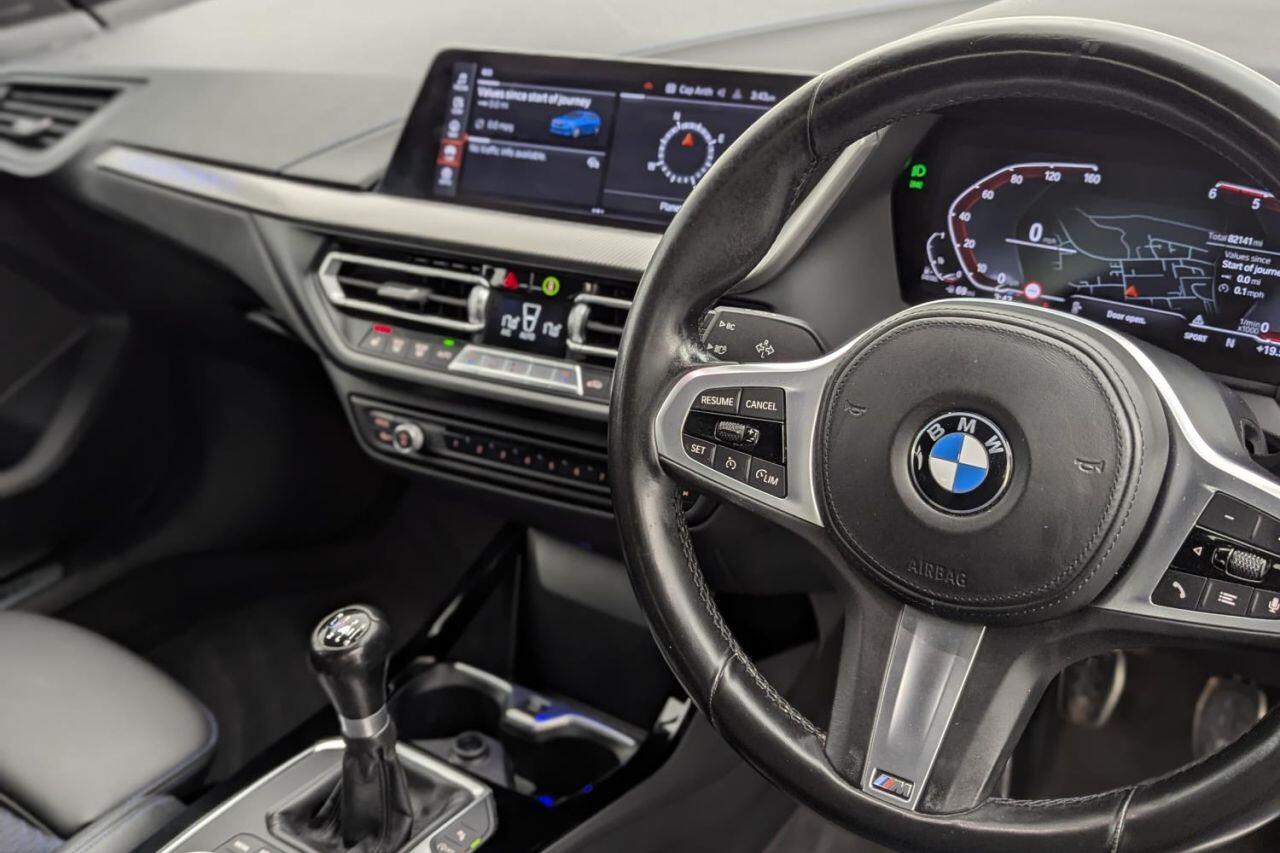 BMW 1 Series view 38