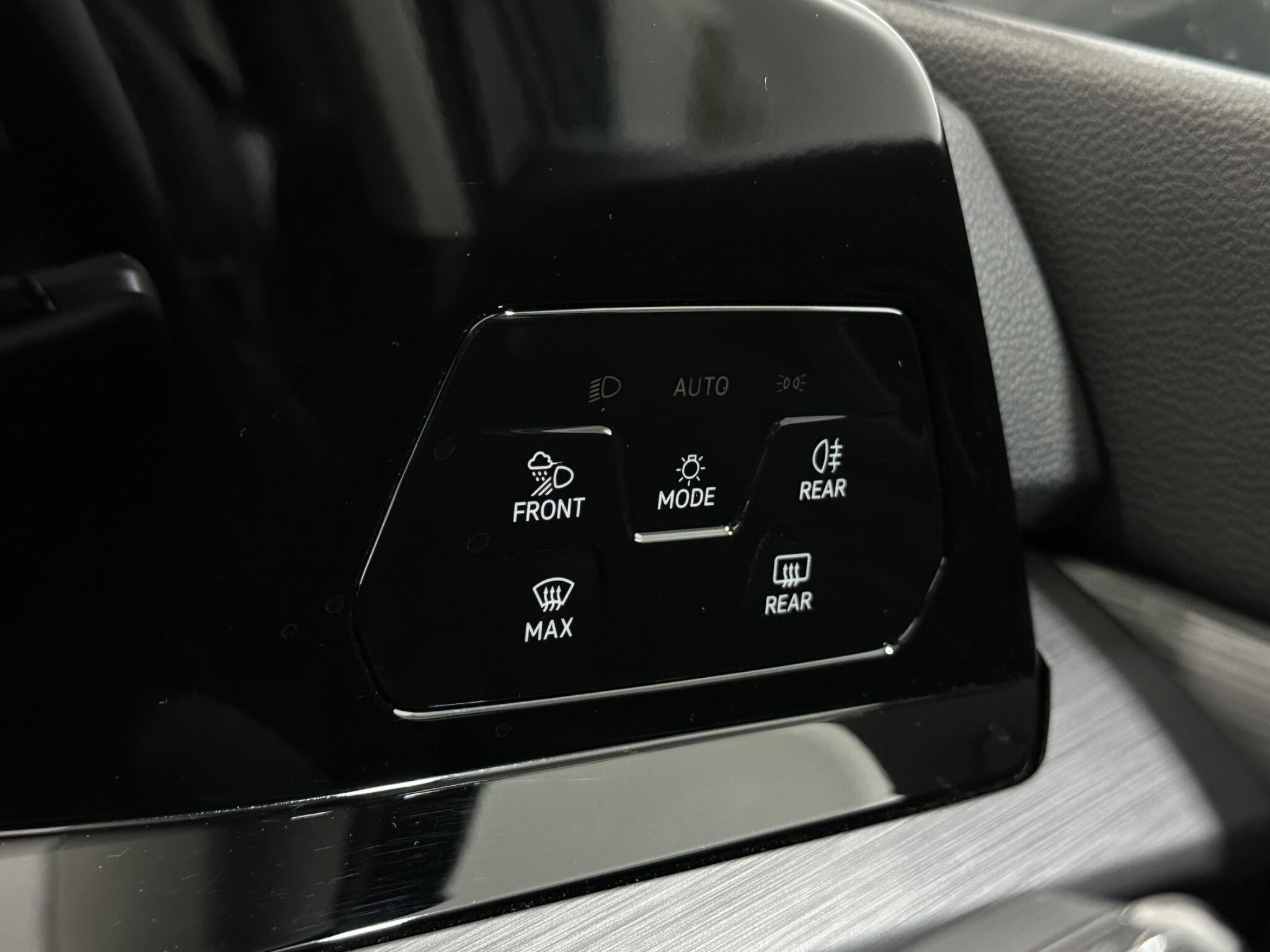 Volkswagen Golf view 18