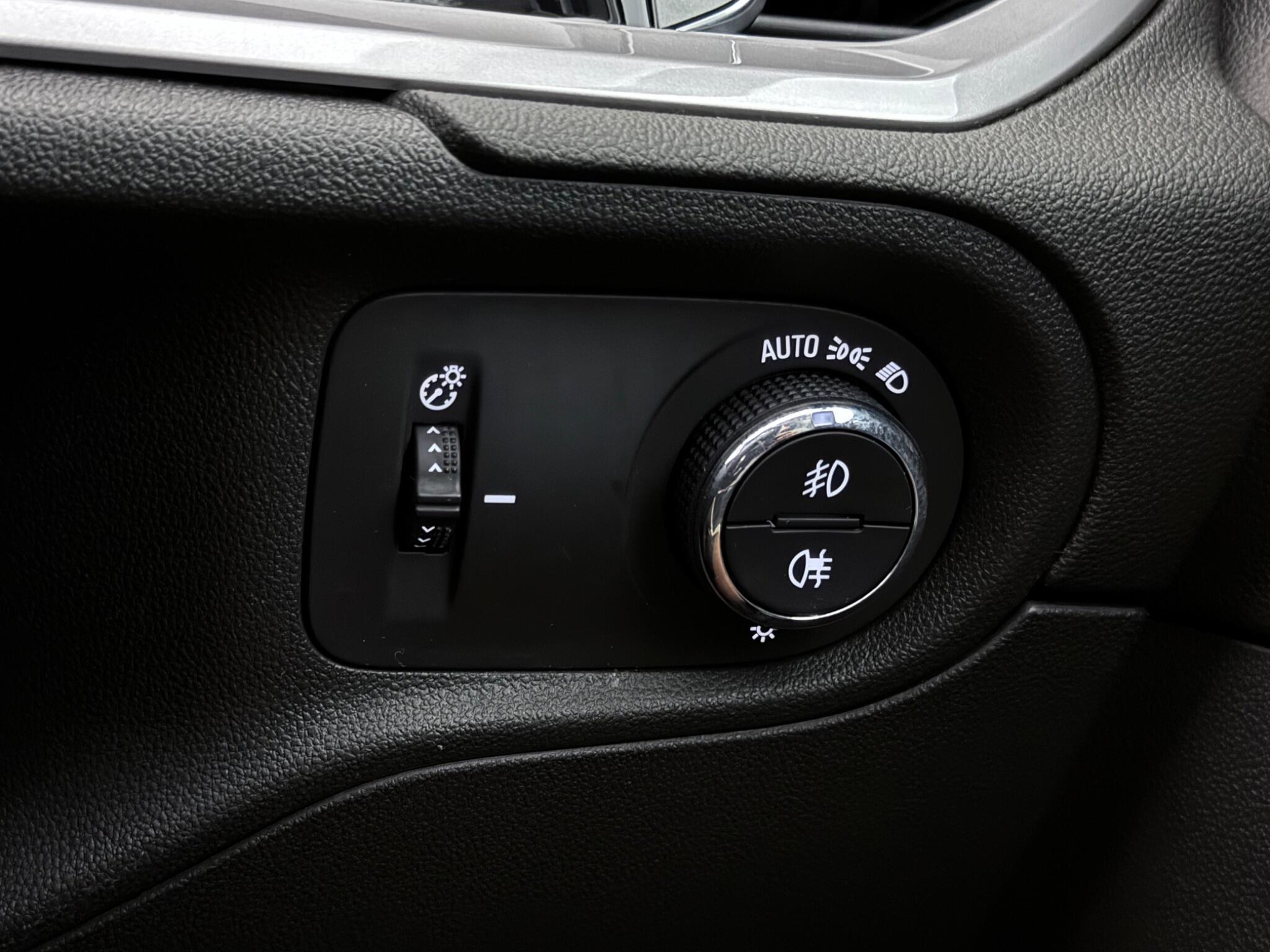 Vauxhall Grandland X view 18