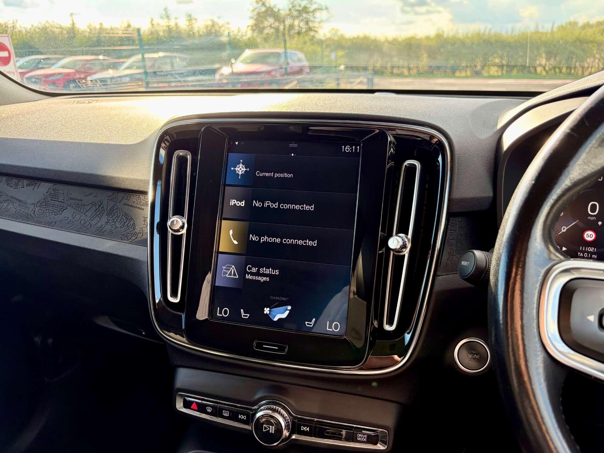 Volvo XC40 view 42