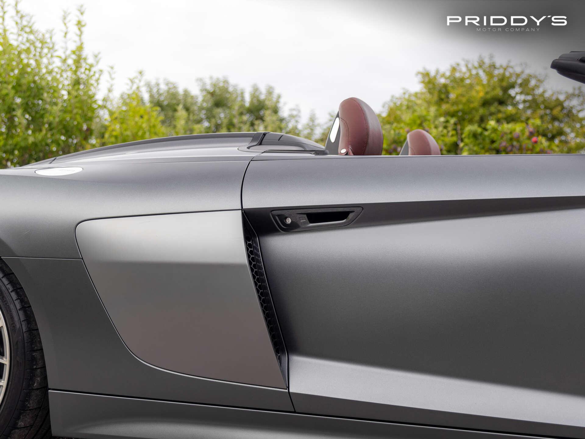 Audi R8 view 28