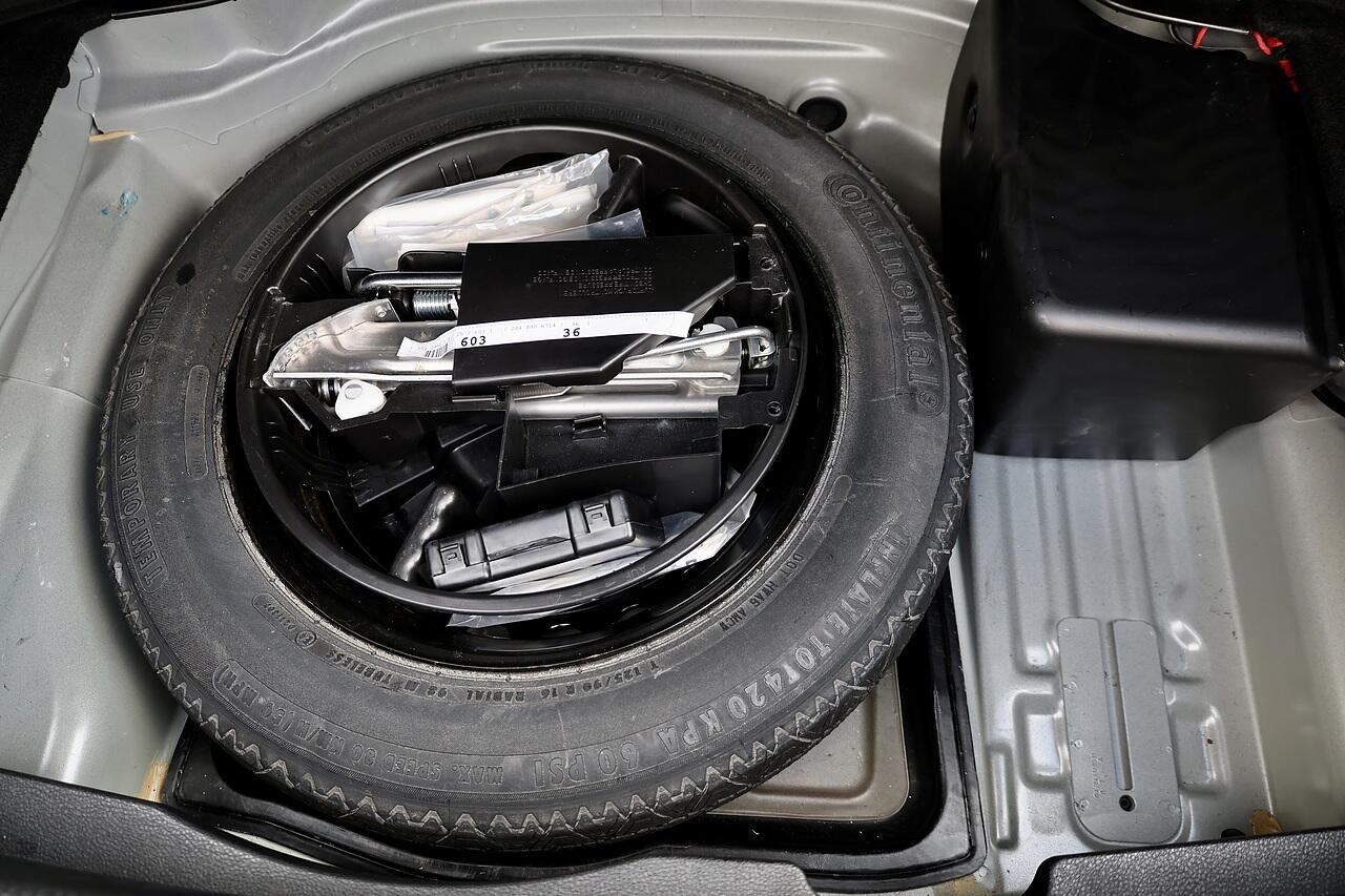 Mercedes-Benz C Class view 30