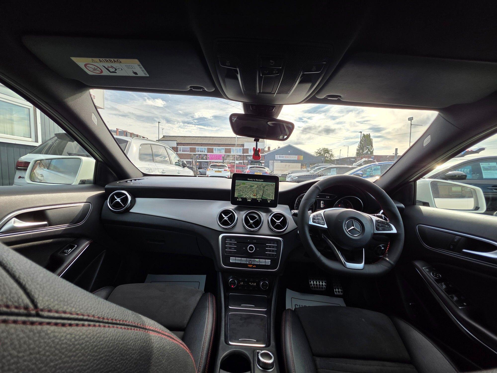 Mercedes-Benz Gla view 31