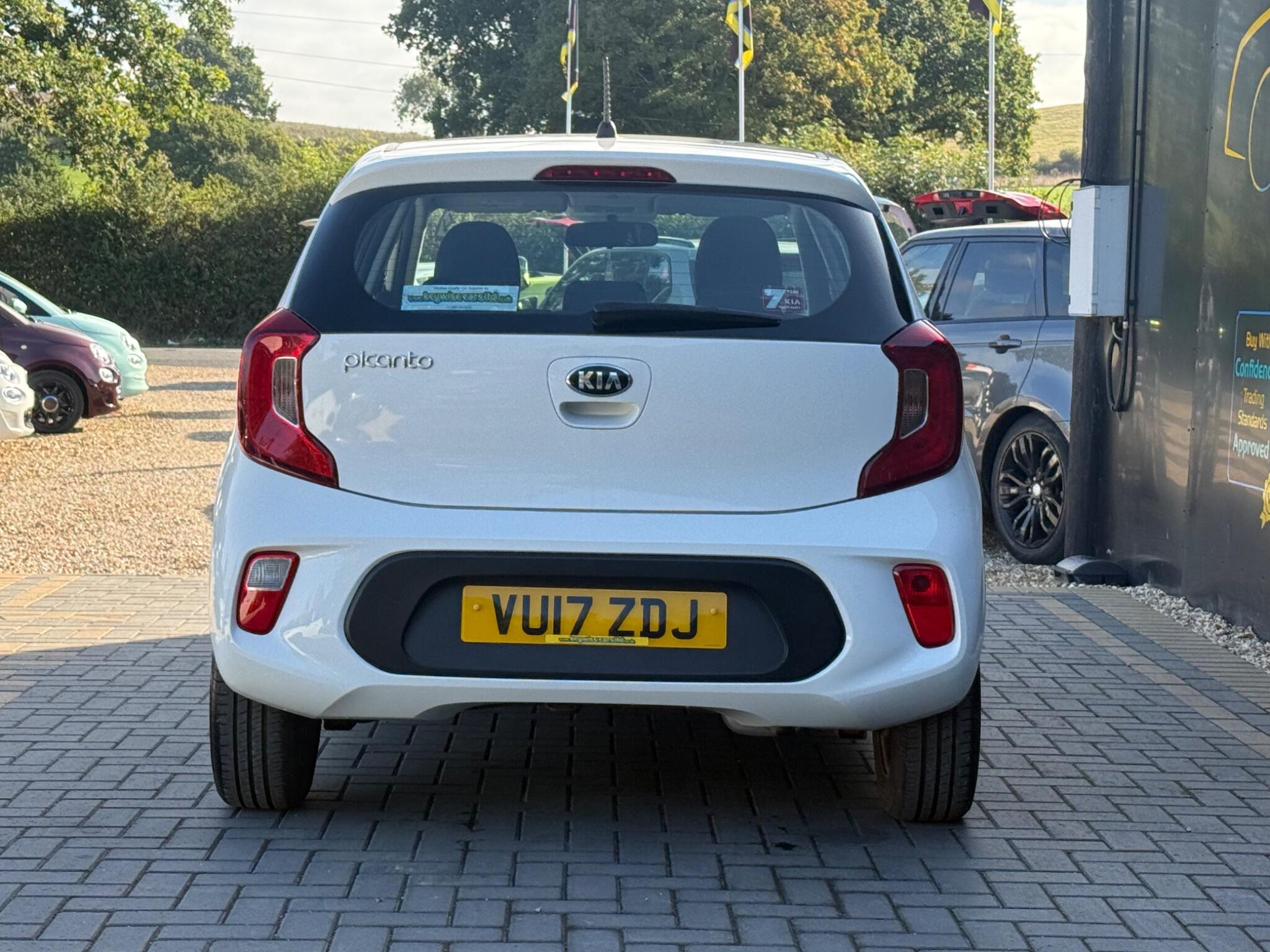 Kia Picanto view 5