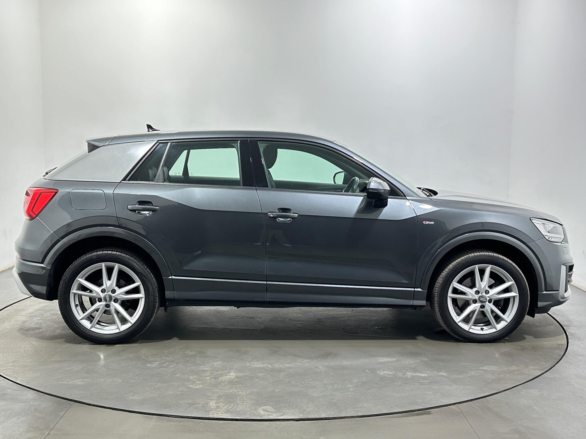 Audi Q2 view 9