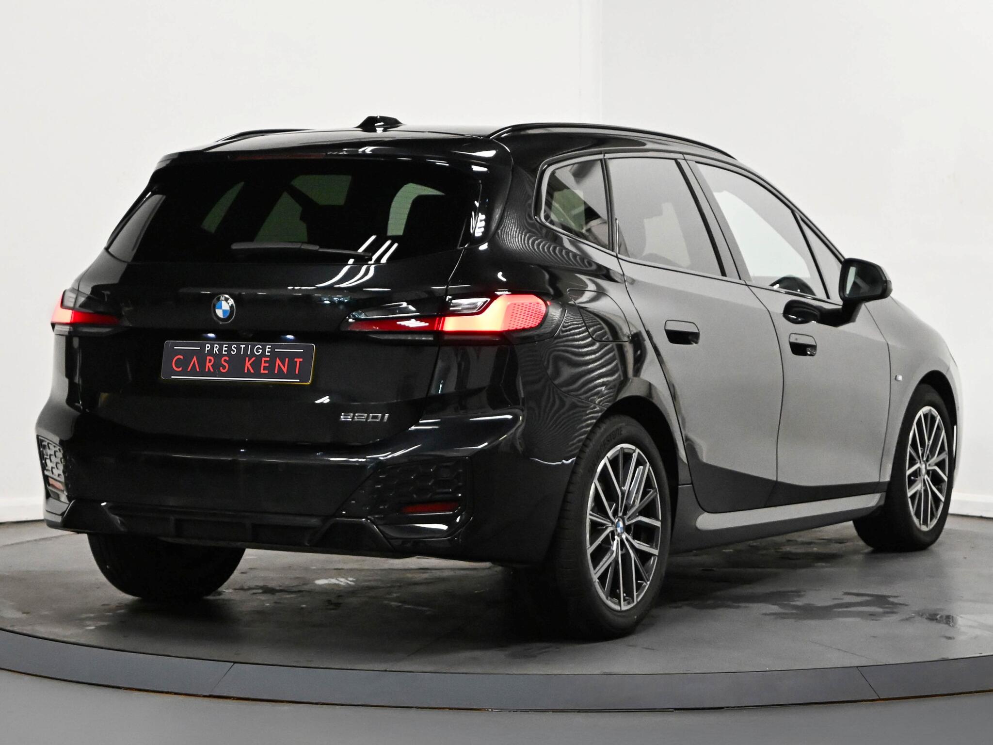 BMW 2 Series view 26