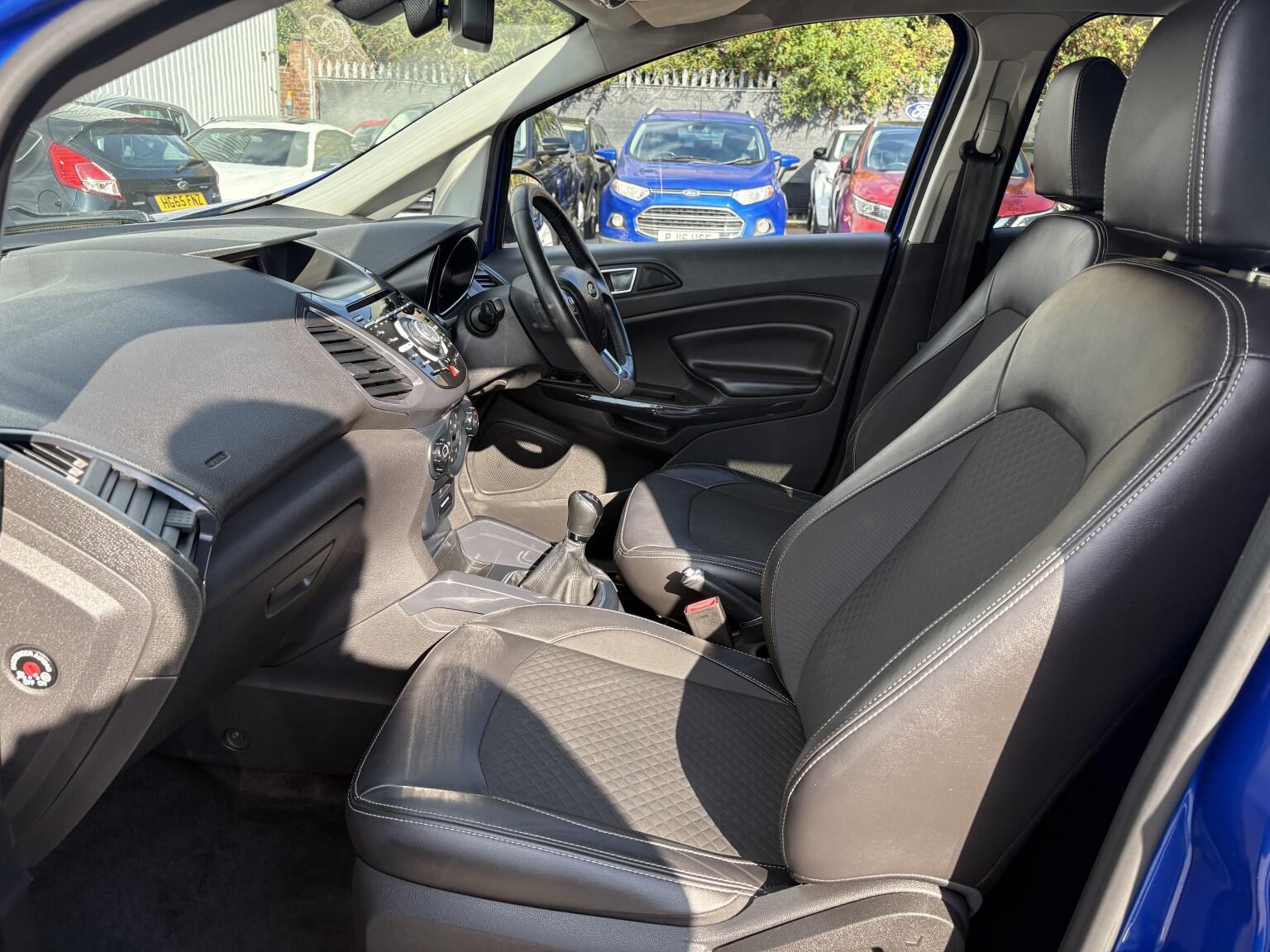 Ford Ecosport view 16