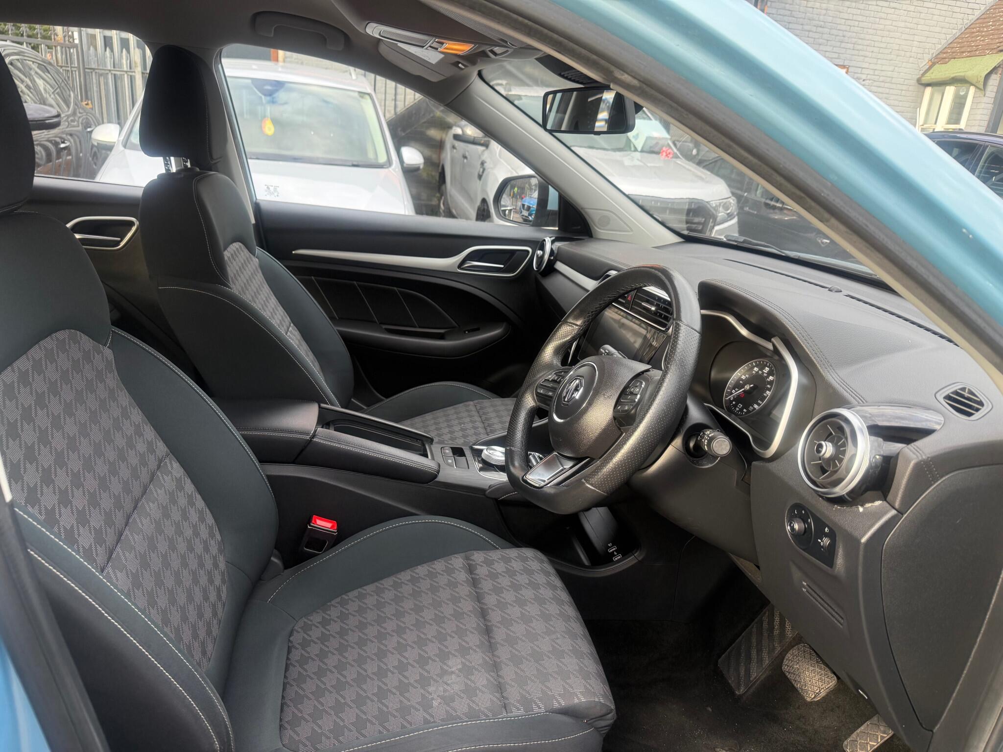 MG ZS view 13