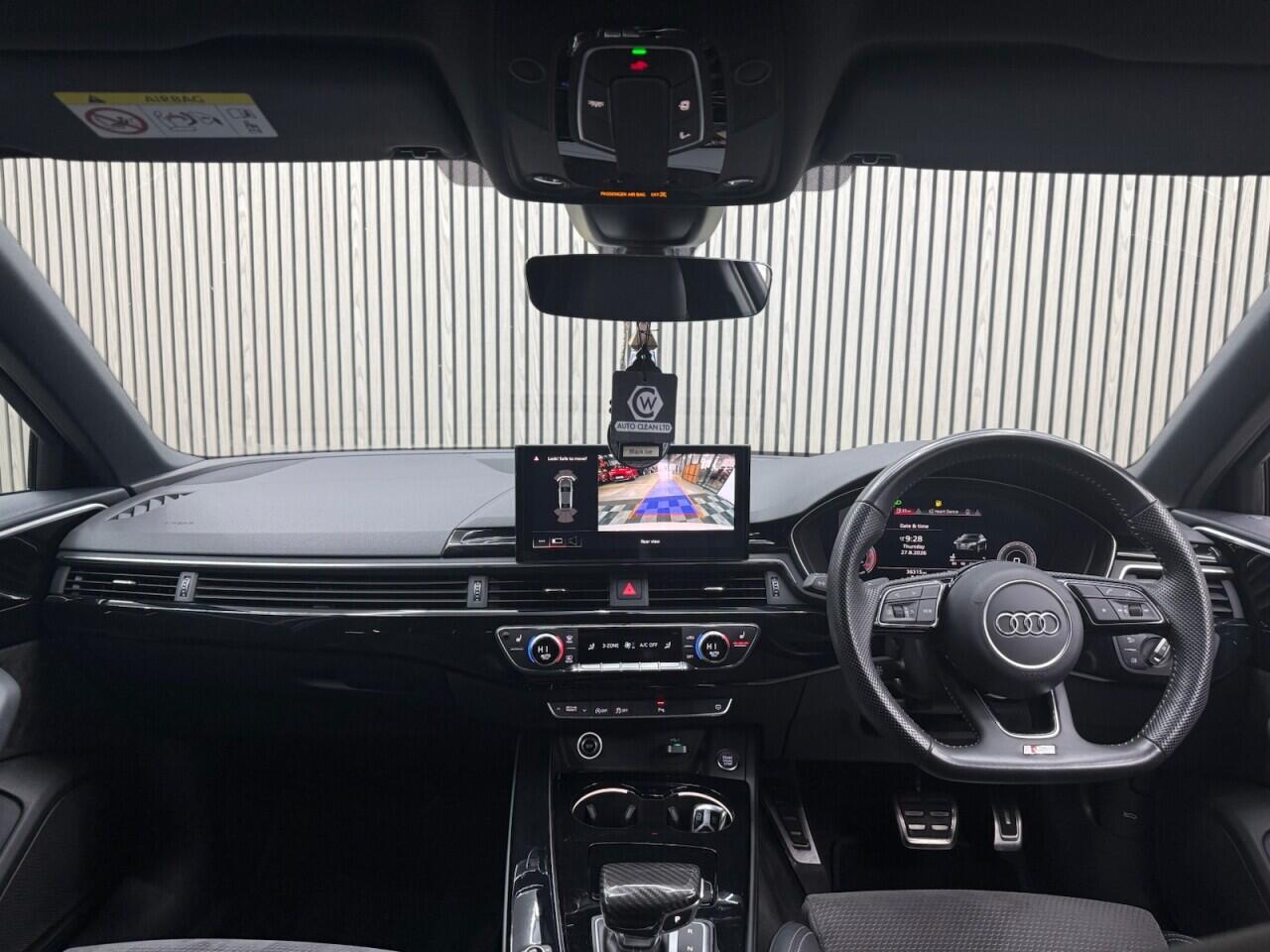 Audi A4 view 8