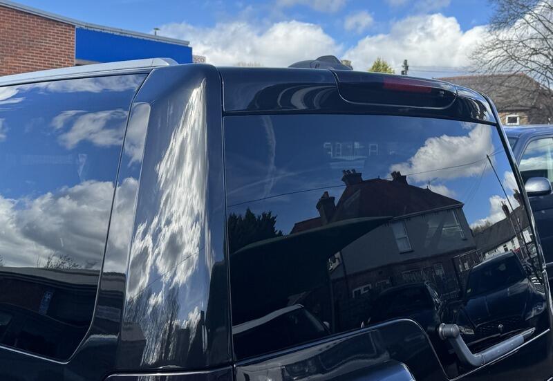 Land Rover Discovery view 19