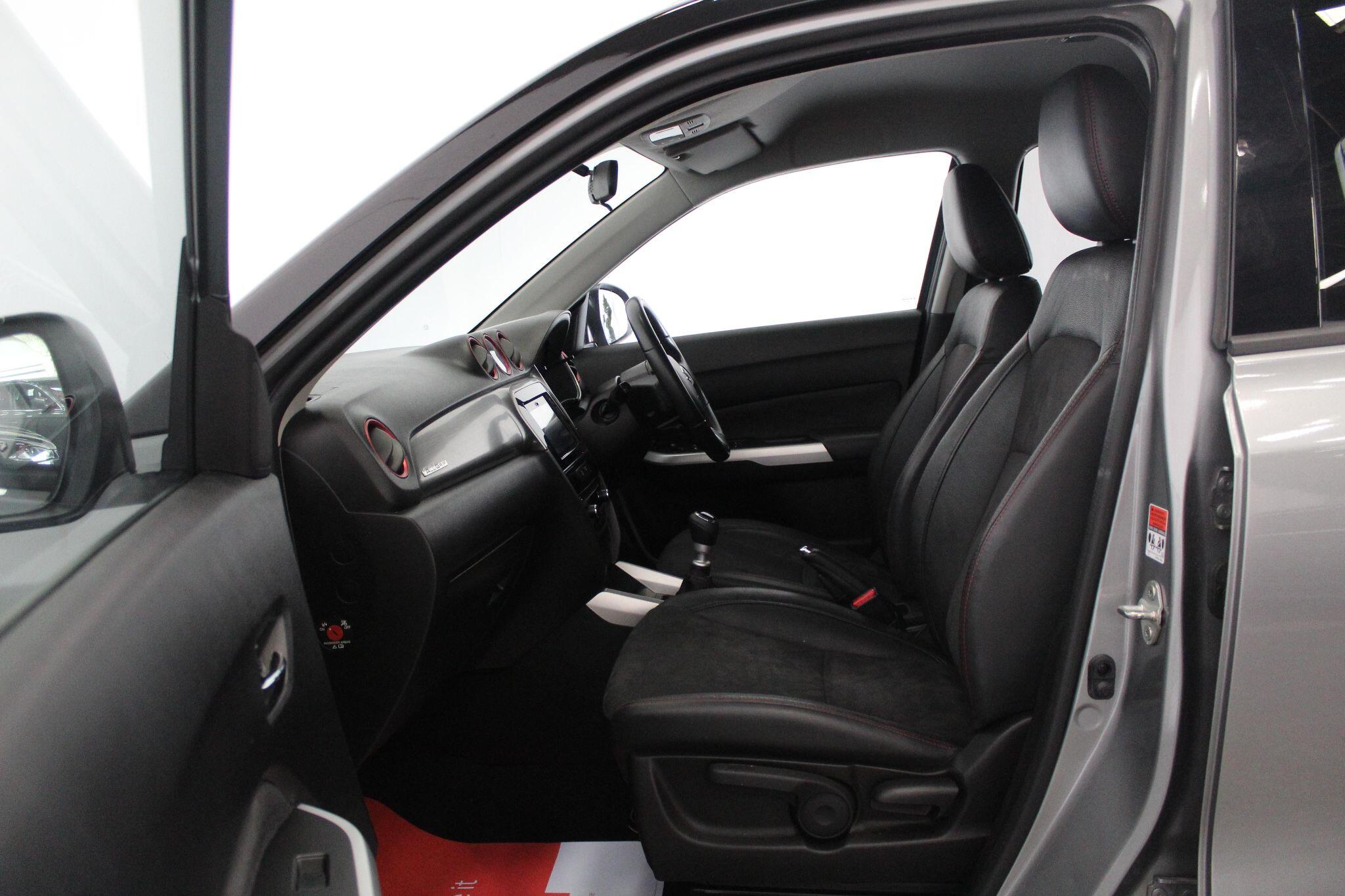 Suzuki Vitara view 50