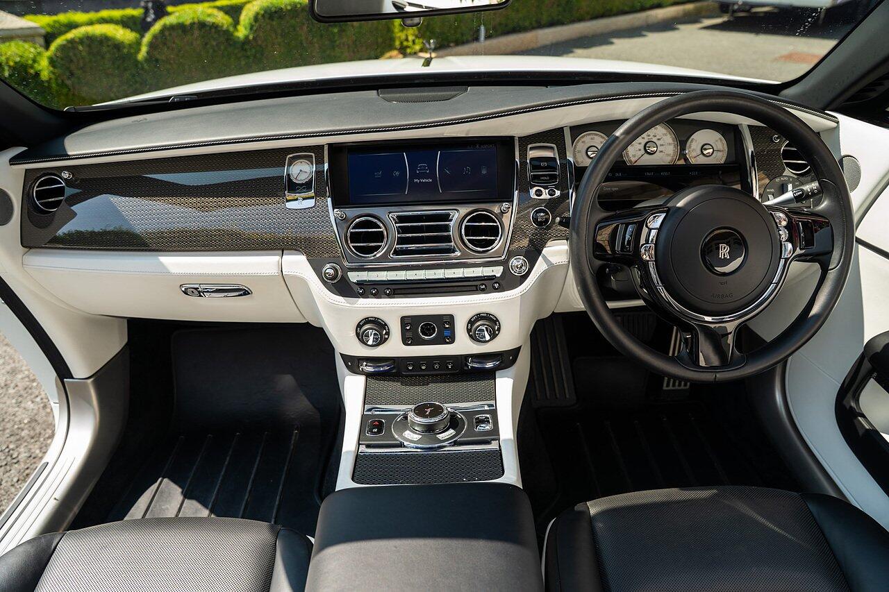 Rolls-Royce Dawn view 86