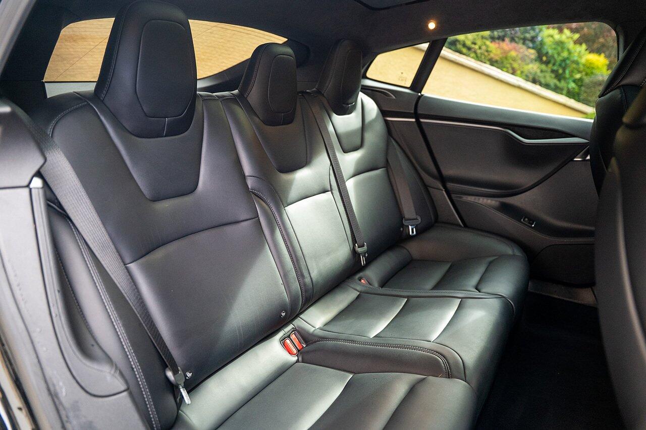 Tesla Model S view 44