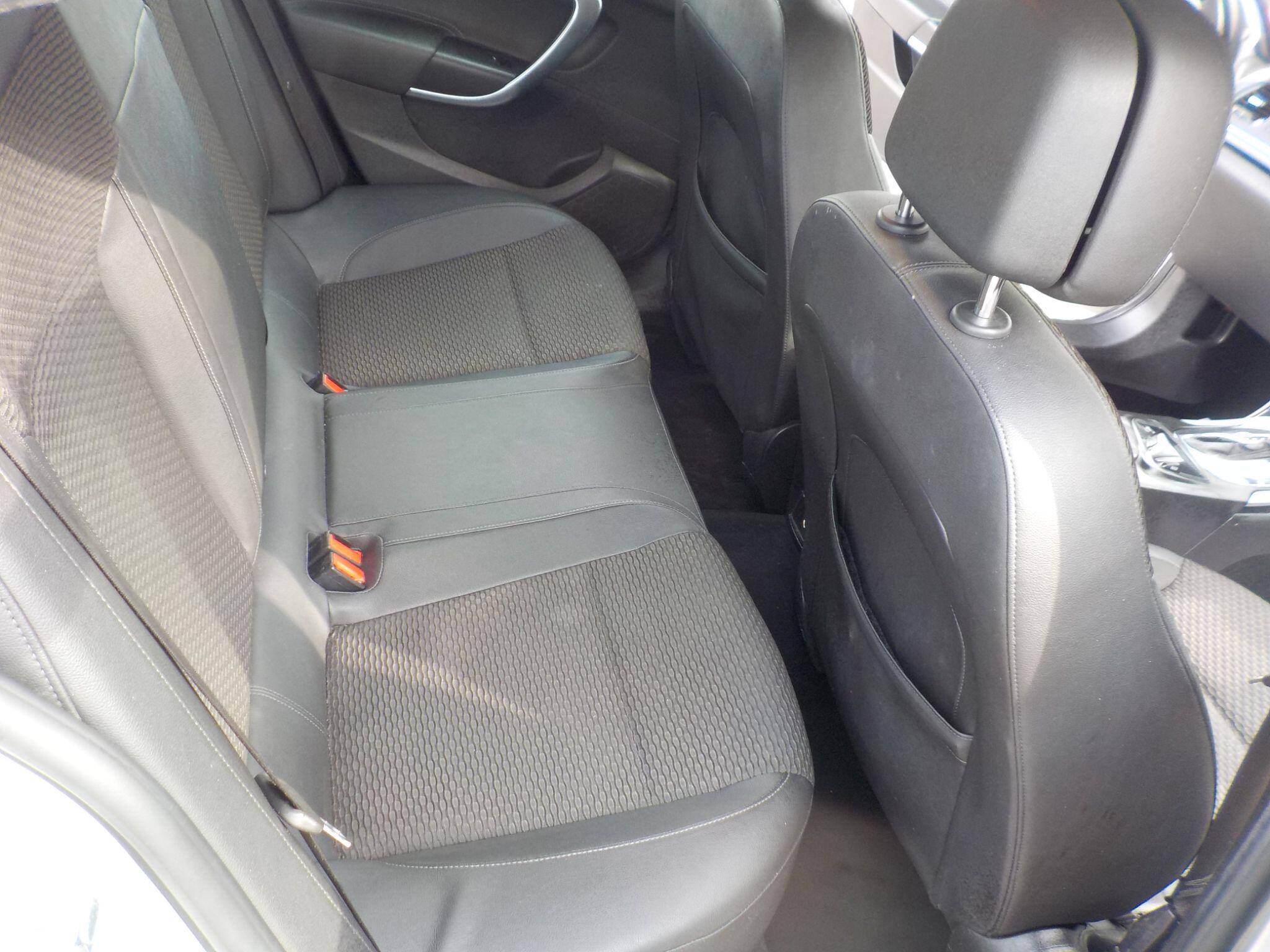 Vauxhall Insignia 2.0 CDTi Tech Line Auto Euro 5 5dr