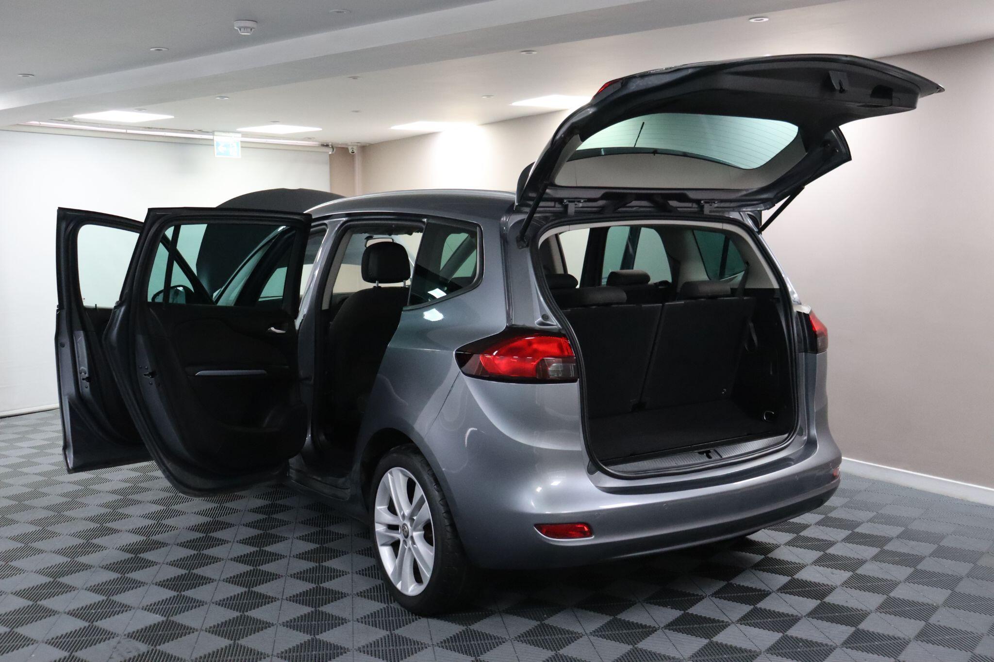 Vauxhall Zafira Tourer view 21