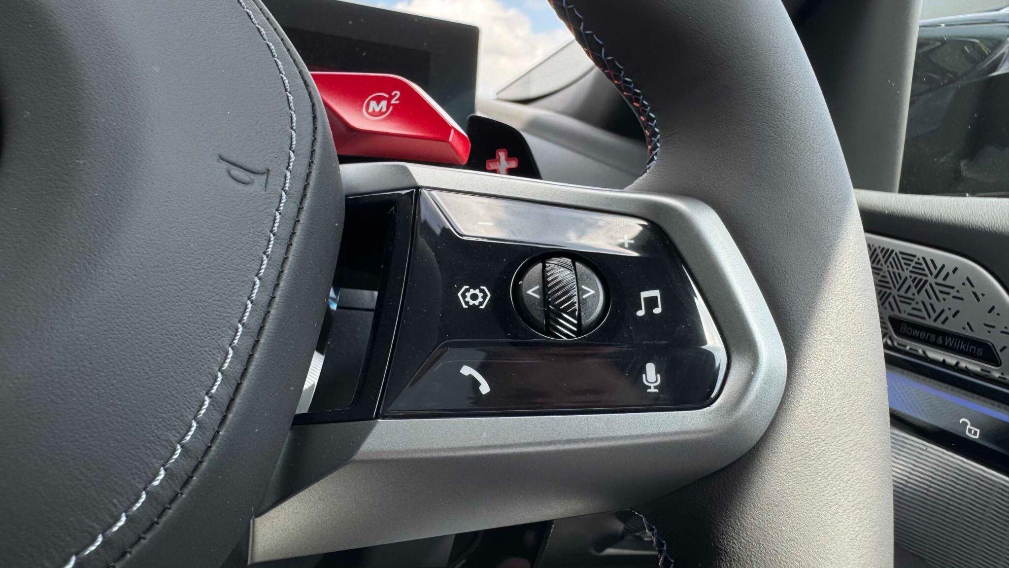BMW M5 view 16