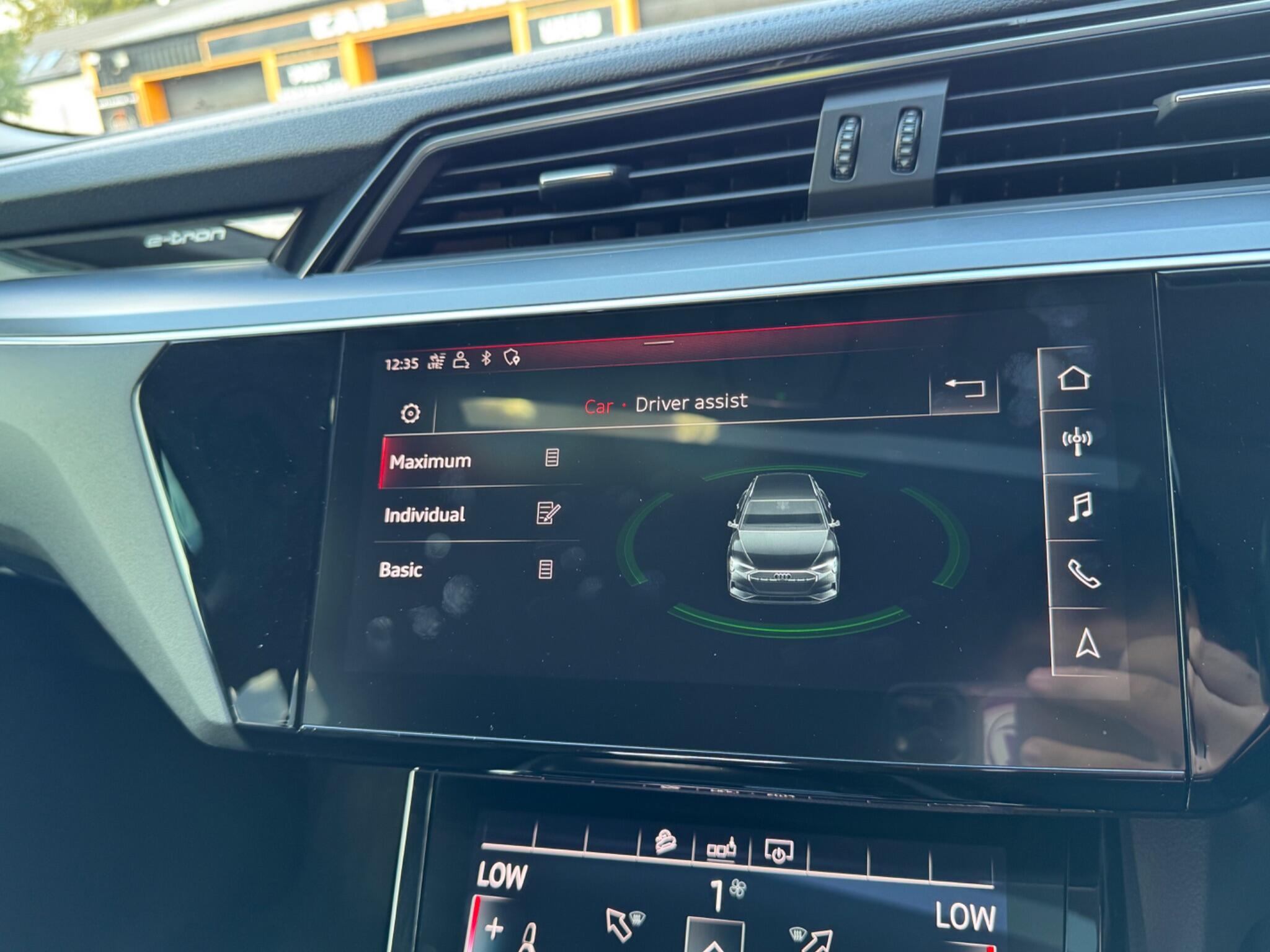 Audi E-Tron view 41