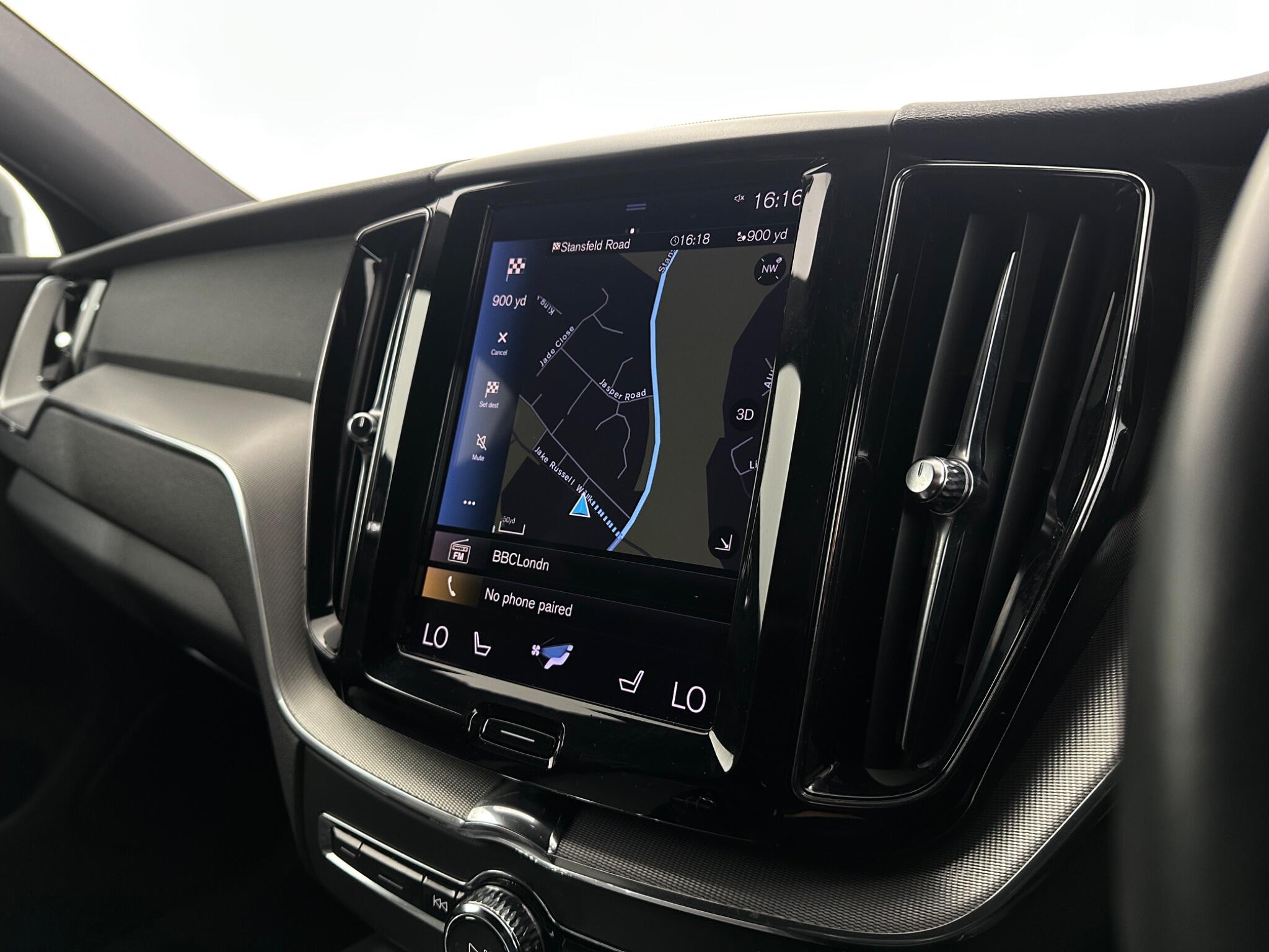 Volvo XC60 view 22