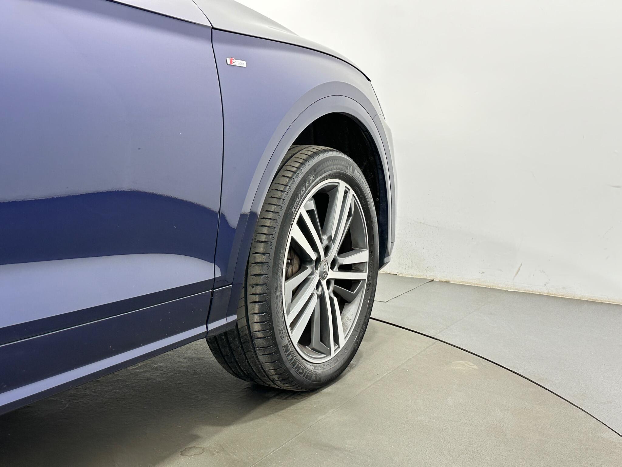 Audi Q5 view 50