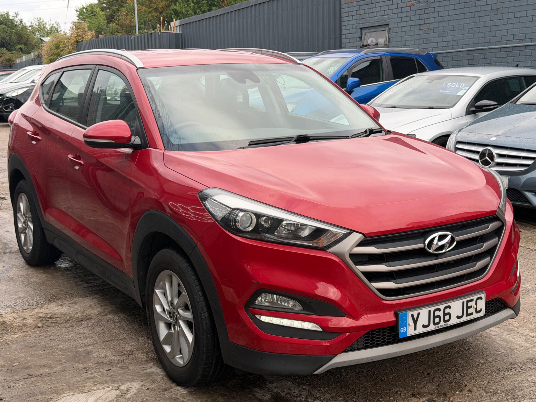 Hyundai Tucson view 3