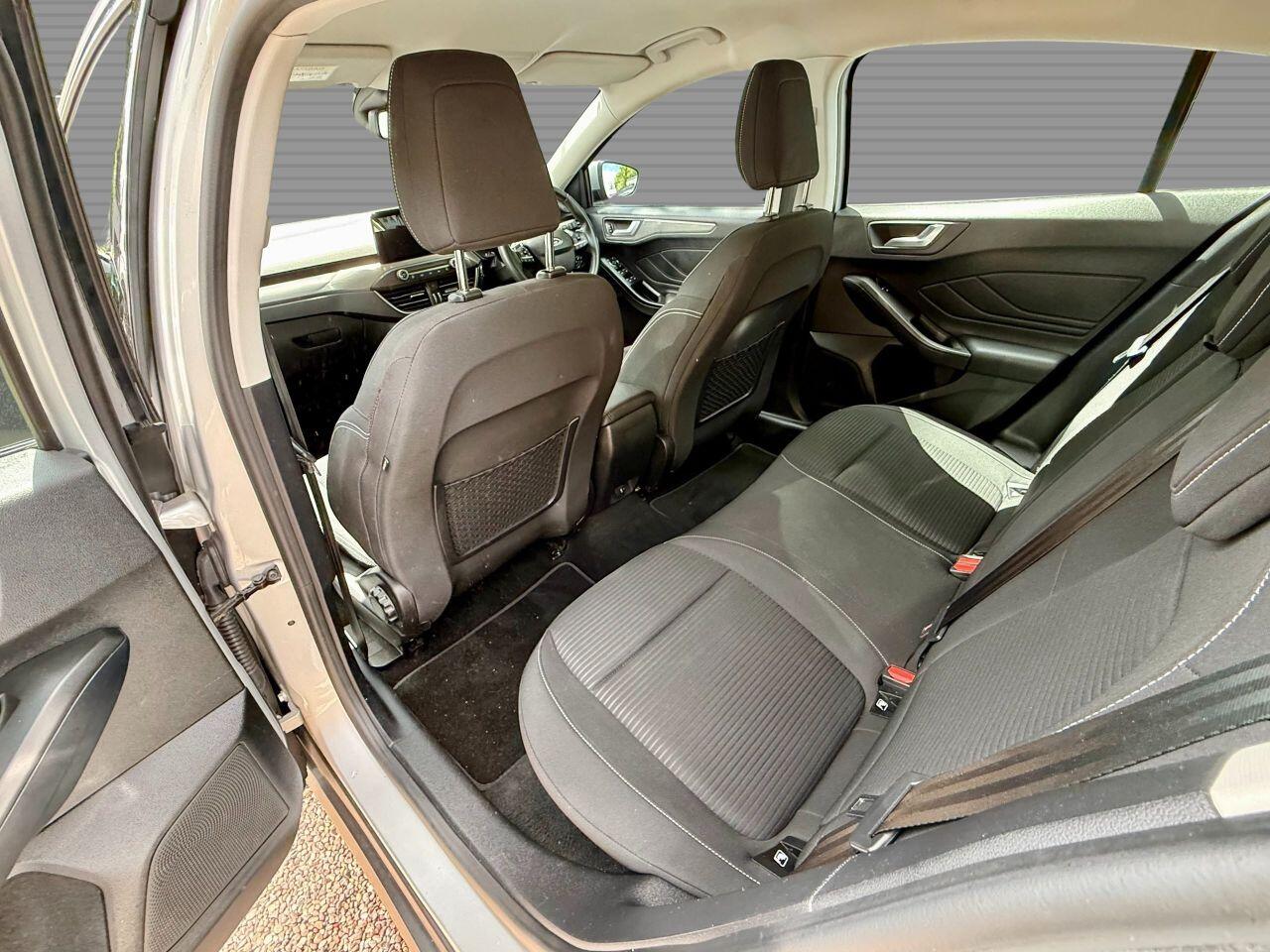 Ford Focus view 25