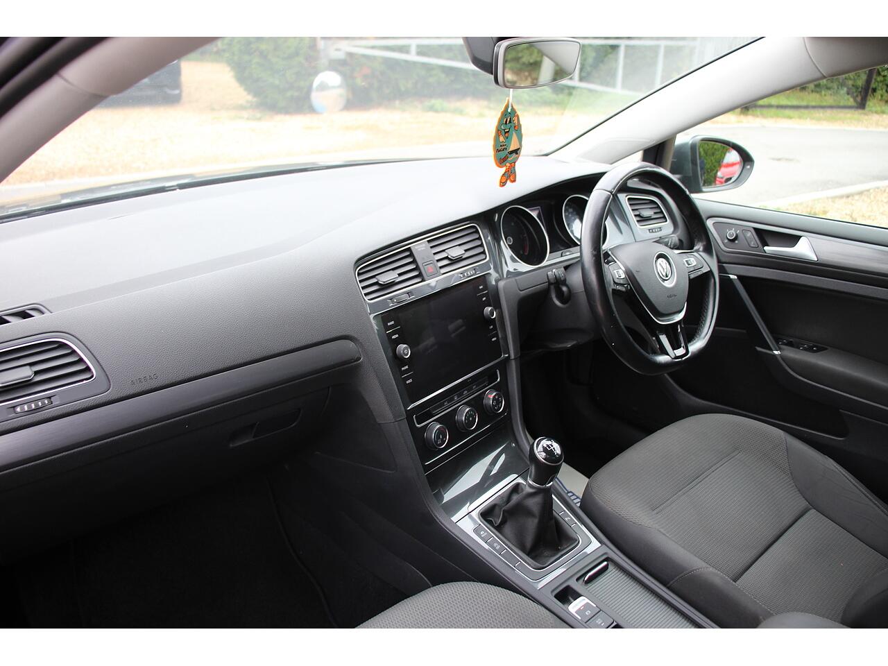 Volkswagen Golf view 12