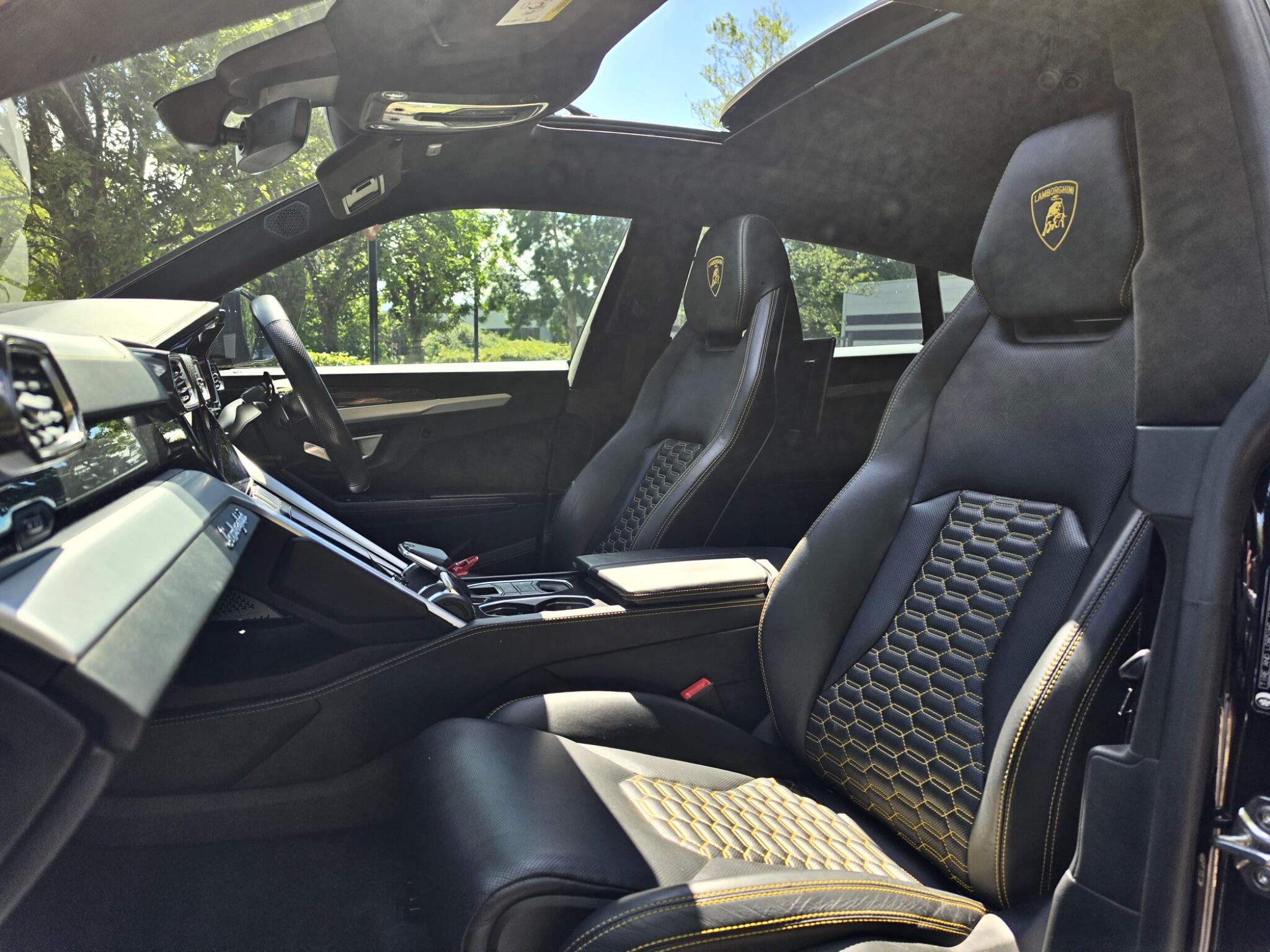 Lamborghini Urus view 14