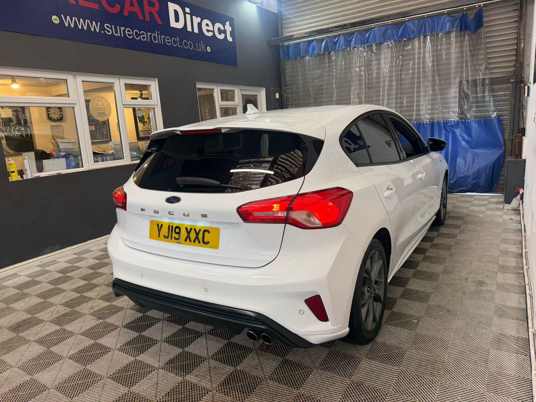 Ford Focus view 6